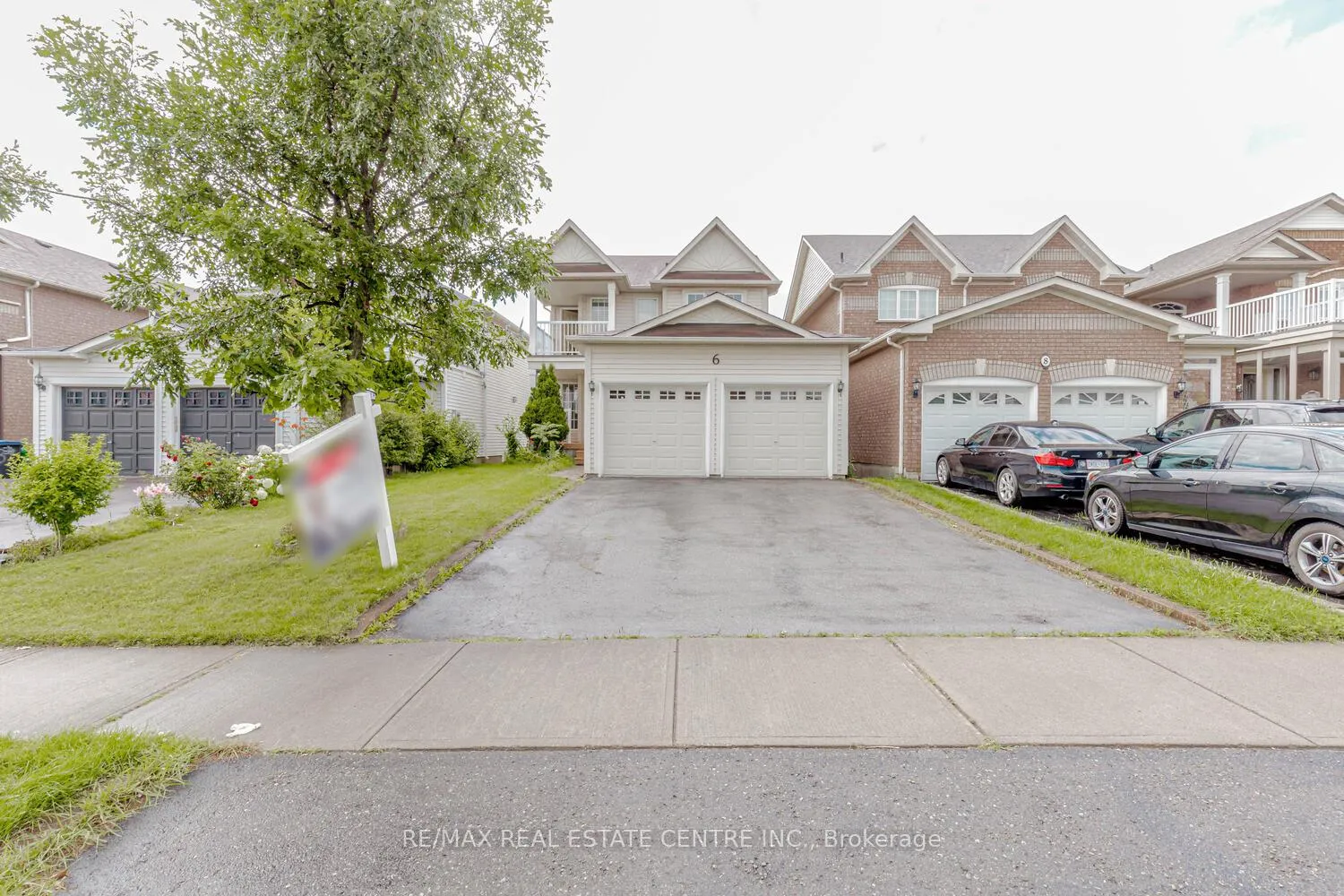 Photo 2 of 6 Porchlight Road, Brampton, Fletcher's Creek Village — HOMEH