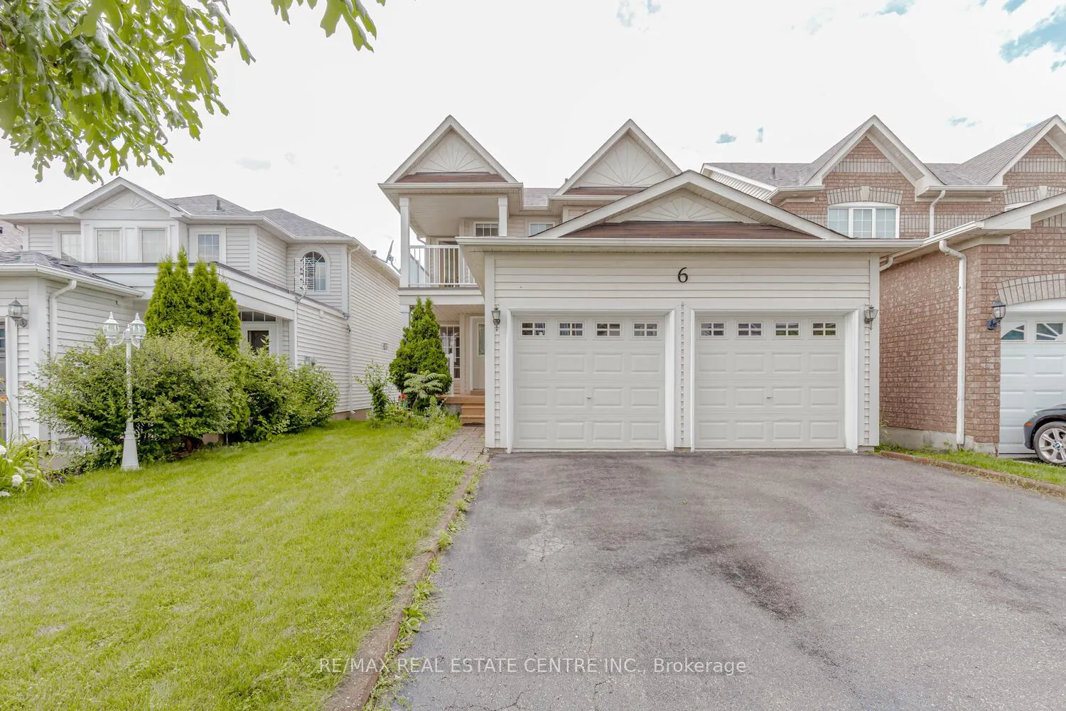 Photo 3 of 6 Porchlight Road, Brampton, Fletcher's Creek Village — HOMEH