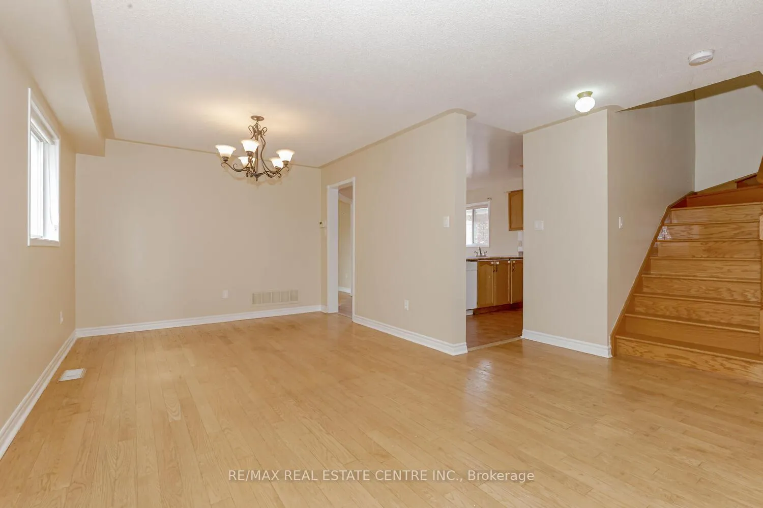 Photo 14 of 6 Porchlight Road, Brampton, Fletcher's Creek Village — HOMEH