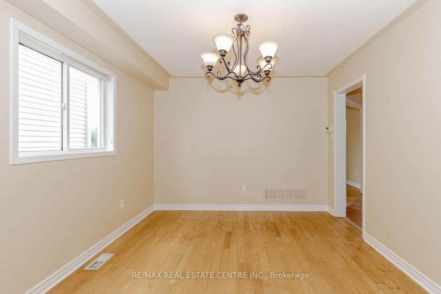 Photo 15 of 6 Porchlight Road, Brampton, Fletcher's Creek Village — HOMEH
