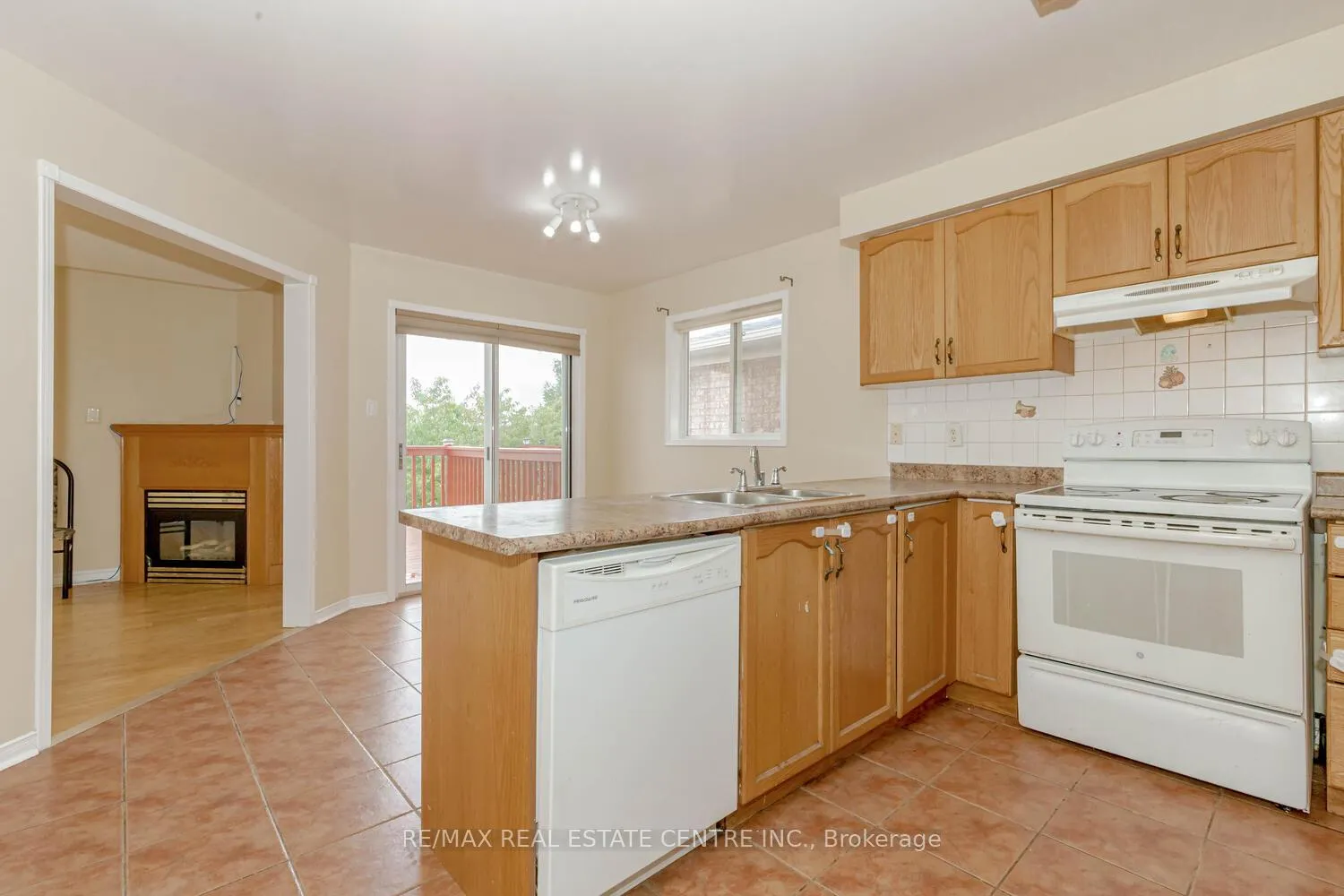 Photo 20 of 6 Porchlight Road, Brampton, Fletcher's Creek Village — HOMEH