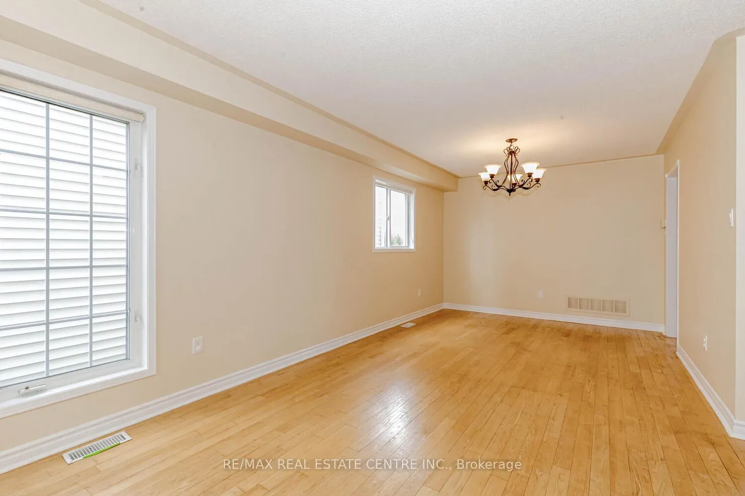 Photo 34 of 6 Porchlight Road, Brampton, Fletcher's Creek Village — HOMEH