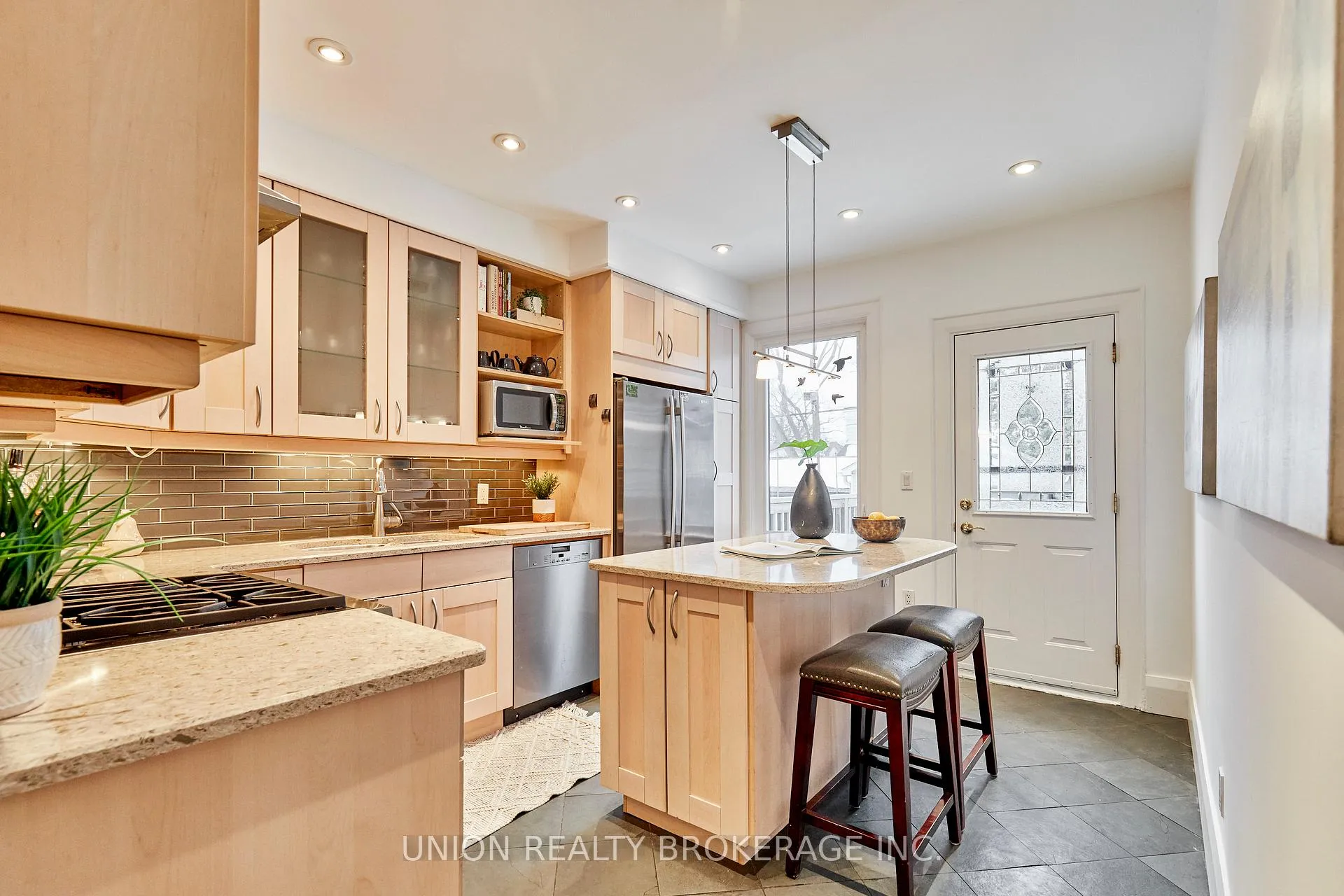 Photo 10 of 345 Kingswood Road, Toronto, The Beaches — HOMEH