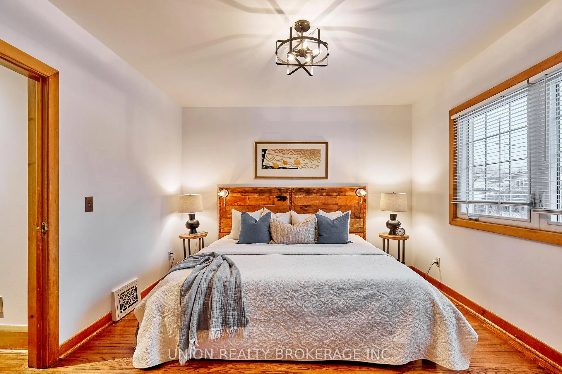 Photo 16 of 345 Kingswood Road, Toronto, The Beaches — HOMEH