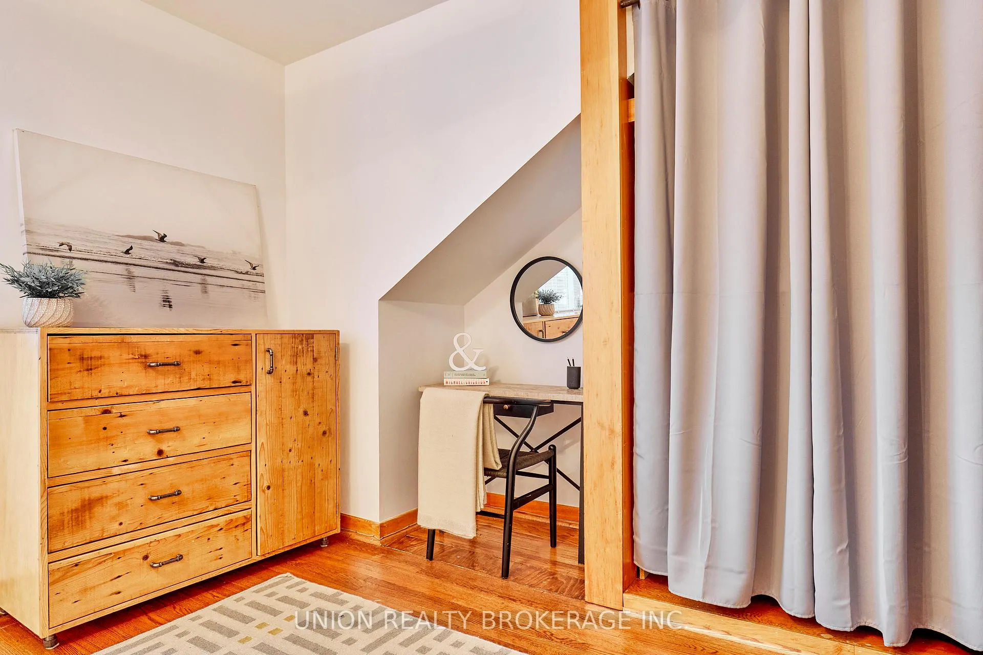 Photo 17 of 345 Kingswood Road, Toronto, The Beaches — HOMEH