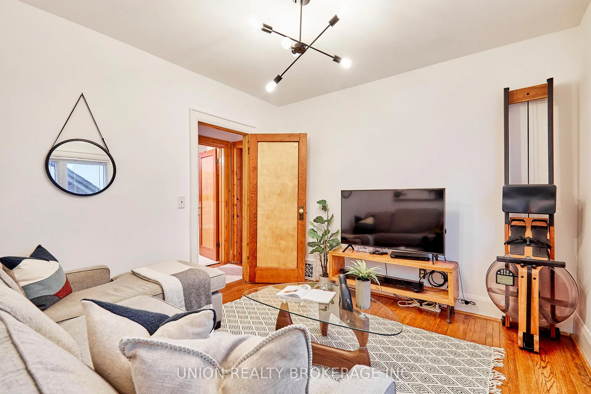 Photo 19 of 345 Kingswood Road, Toronto, The Beaches — HOMEH