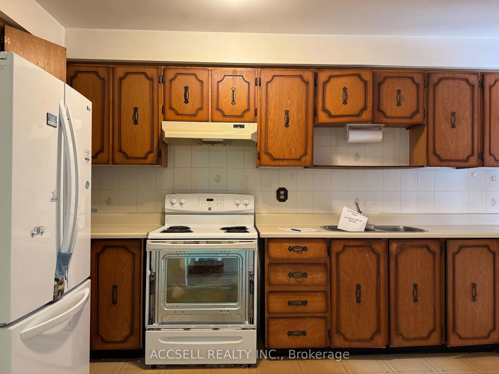 Photo 2 of 9 Dunbar Crescent, Markham, Milliken Mills East — HOMEH