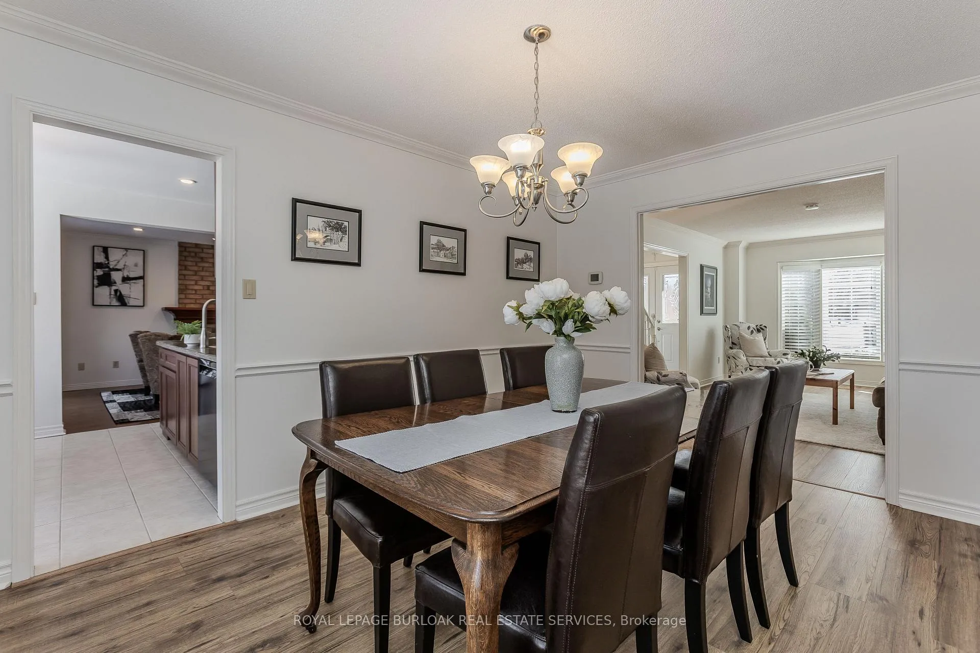 Photo 13 of 2117 Fallingbrook Court, Burlington, Headon — HOMEH