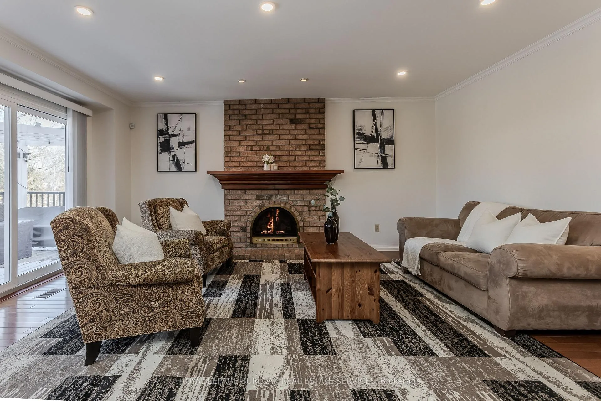 Photo 17 of 2117 Fallingbrook Court, Burlington, Headon — HOMEH