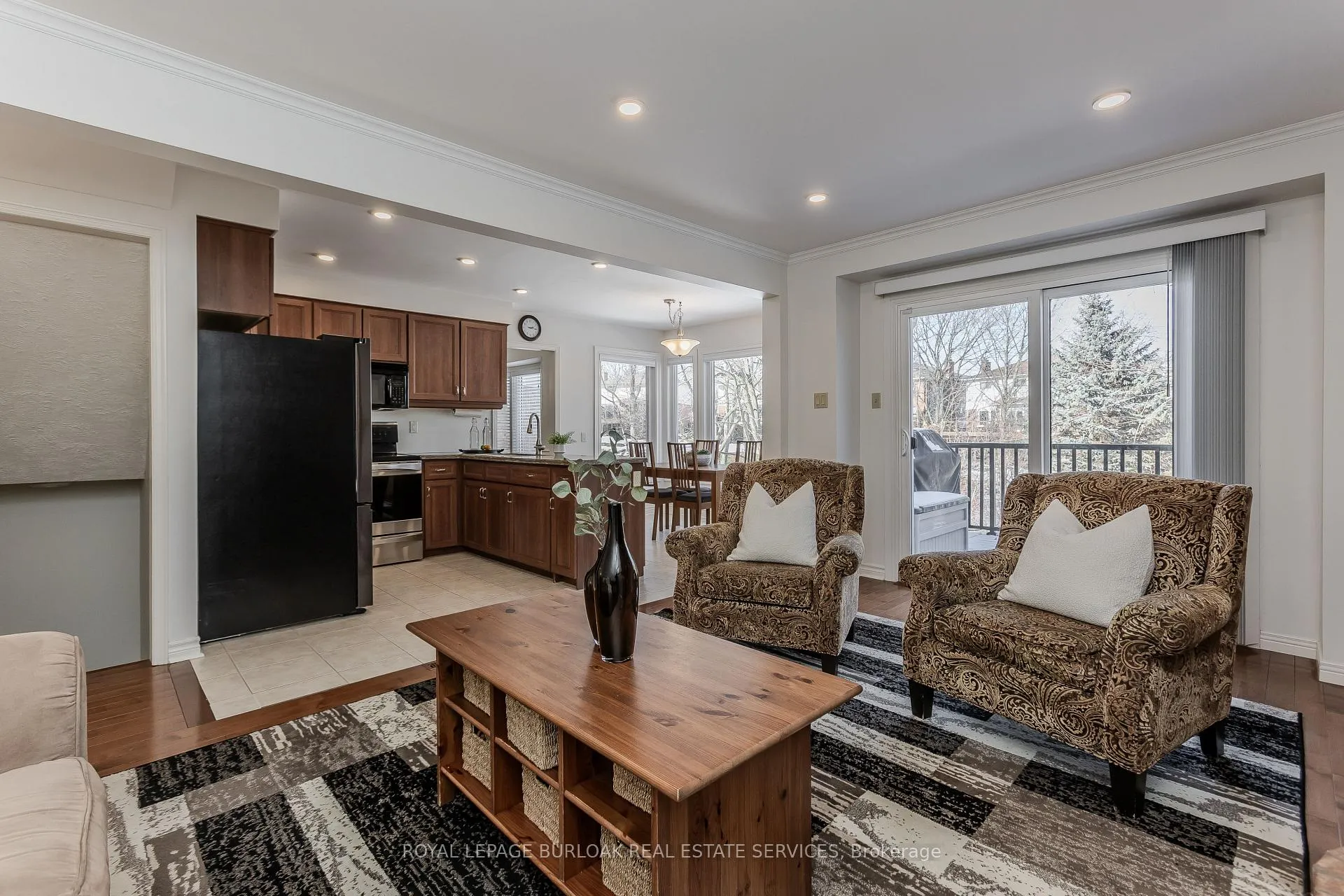 Photo 18 of 2117 Fallingbrook Court, Burlington, Headon — HOMEH