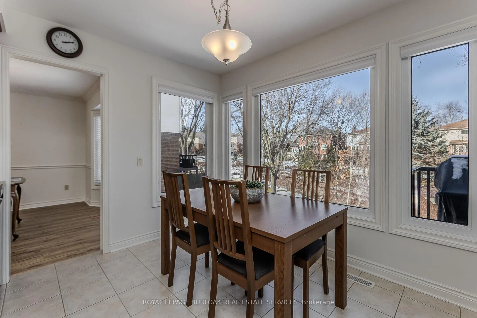 Photo 19 of 2117 Fallingbrook Court, Burlington, Headon — HOMEH
