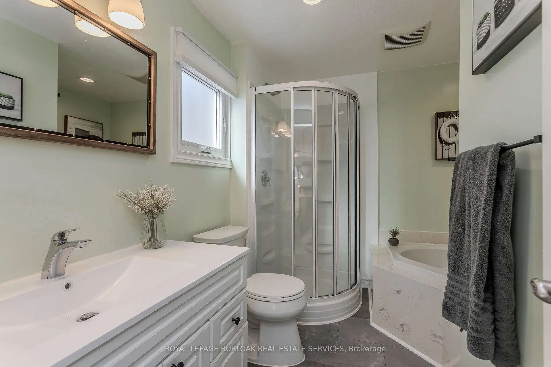 Photo 22 of 2117 Fallingbrook Court, Burlington, Headon — HOMEH