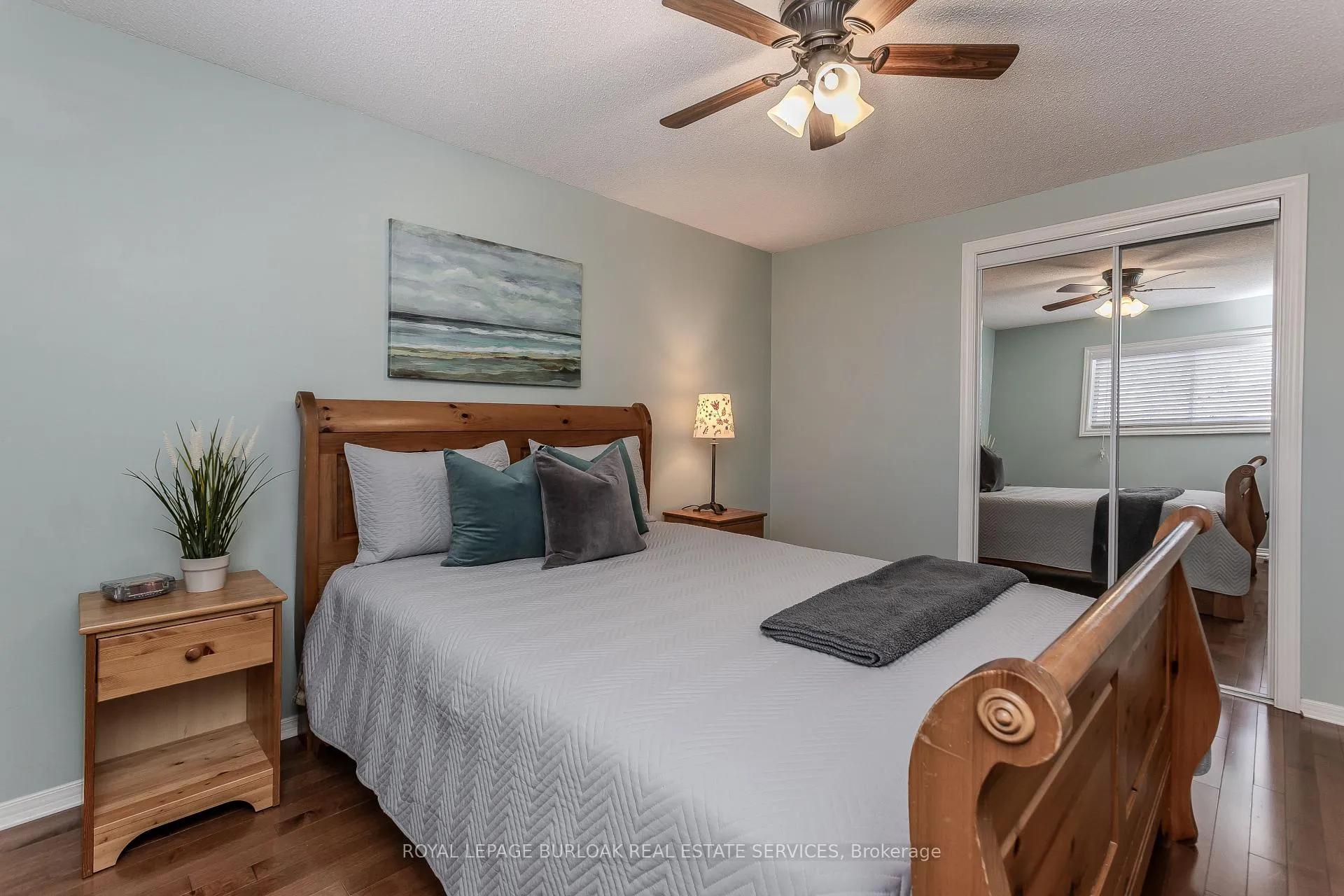 Photo 24 of 2117 Fallingbrook Court, Burlington, Headon — HOMEH