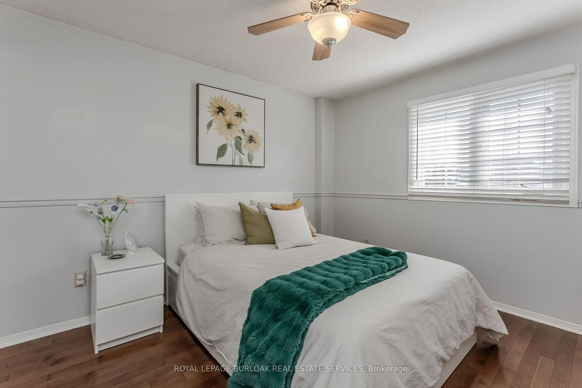 Photo 25 of 2117 Fallingbrook Court, Burlington, Headon — HOMEH