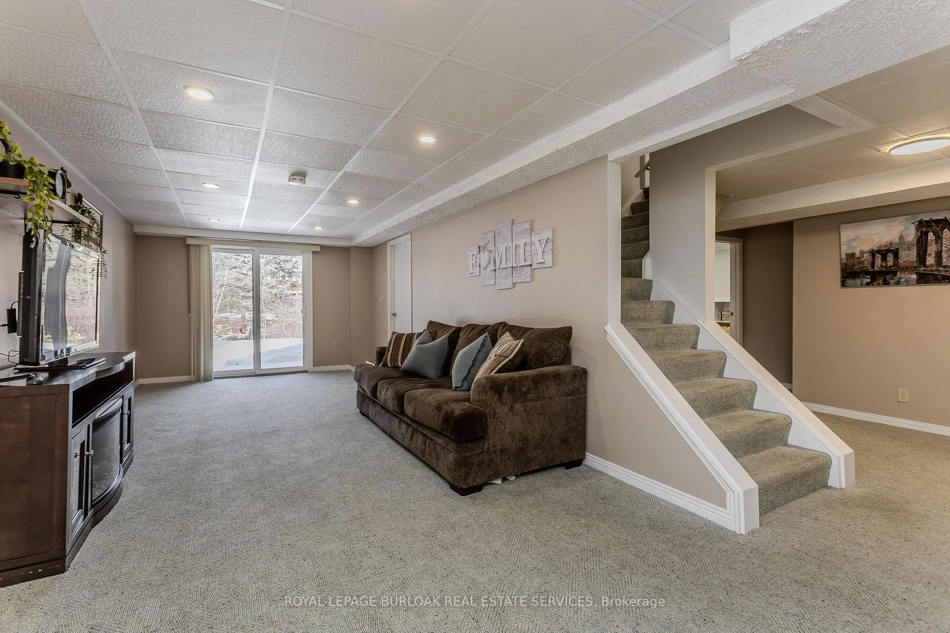 Photo 30 of 2117 Fallingbrook Court, Burlington, Headon — HOMEH