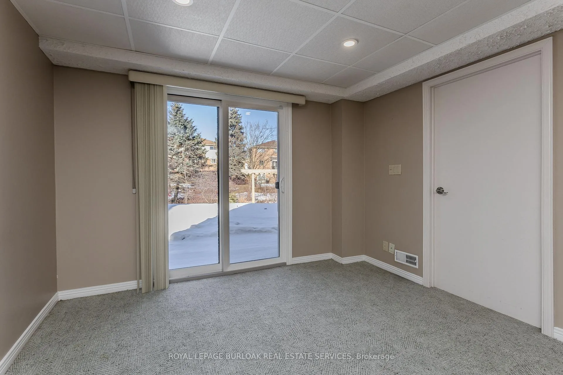 Photo 31 of 2117 Fallingbrook Court, Burlington, Headon — HOMEH