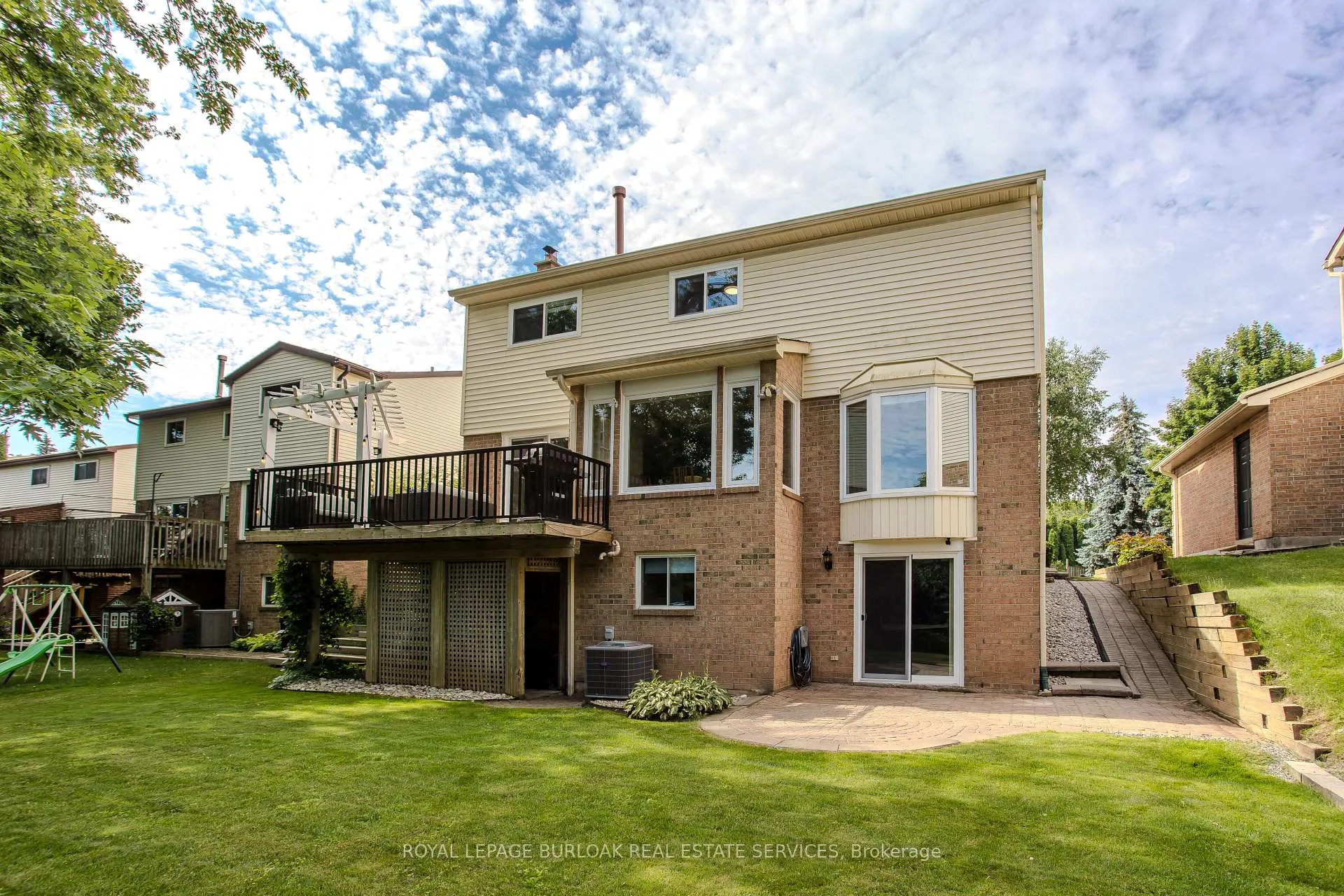 Photo 32 of 2117 Fallingbrook Court, Burlington, Headon — HOMEH