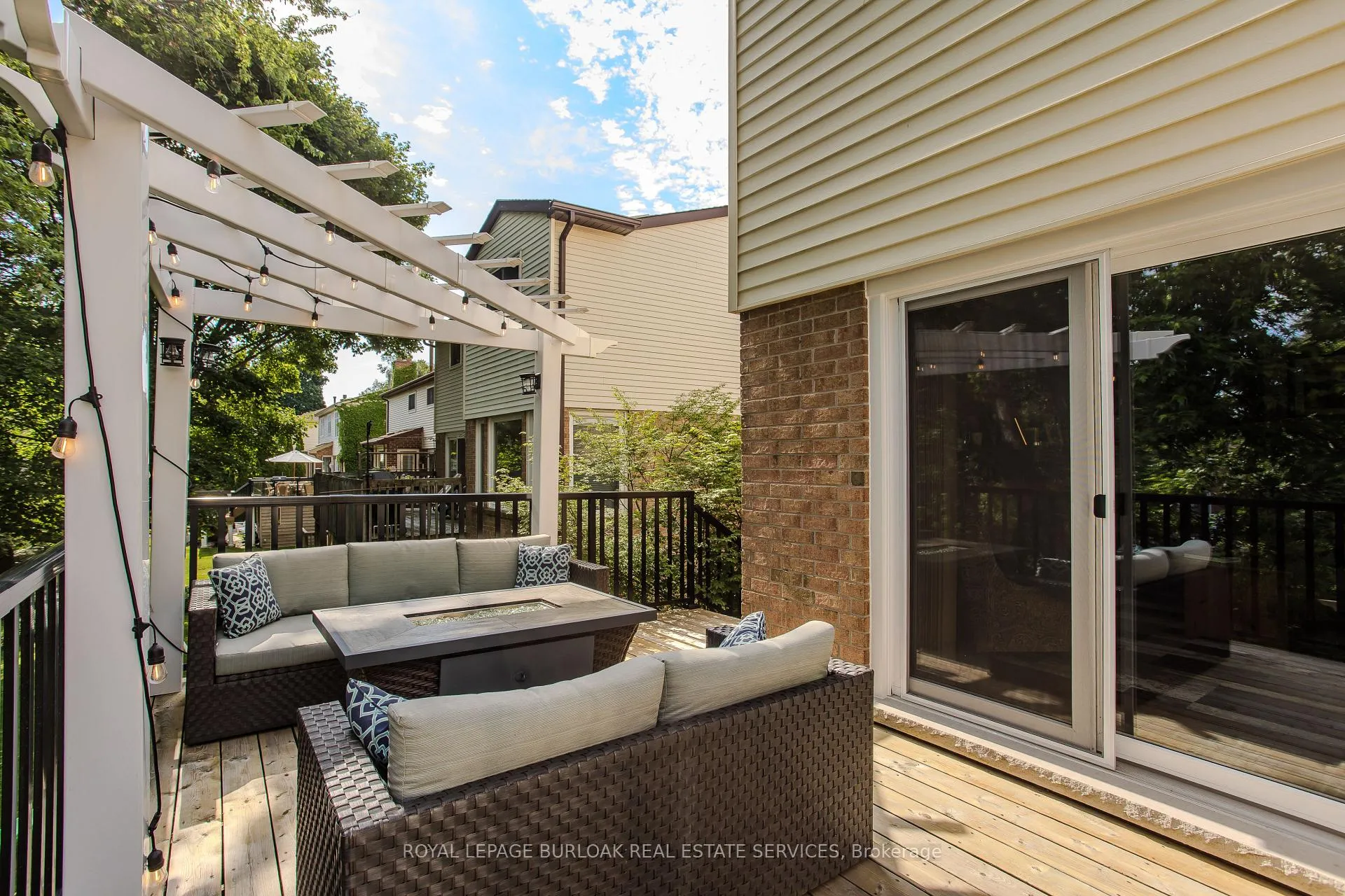 Photo 33 of 2117 Fallingbrook Court, Burlington, Headon — HOMEH