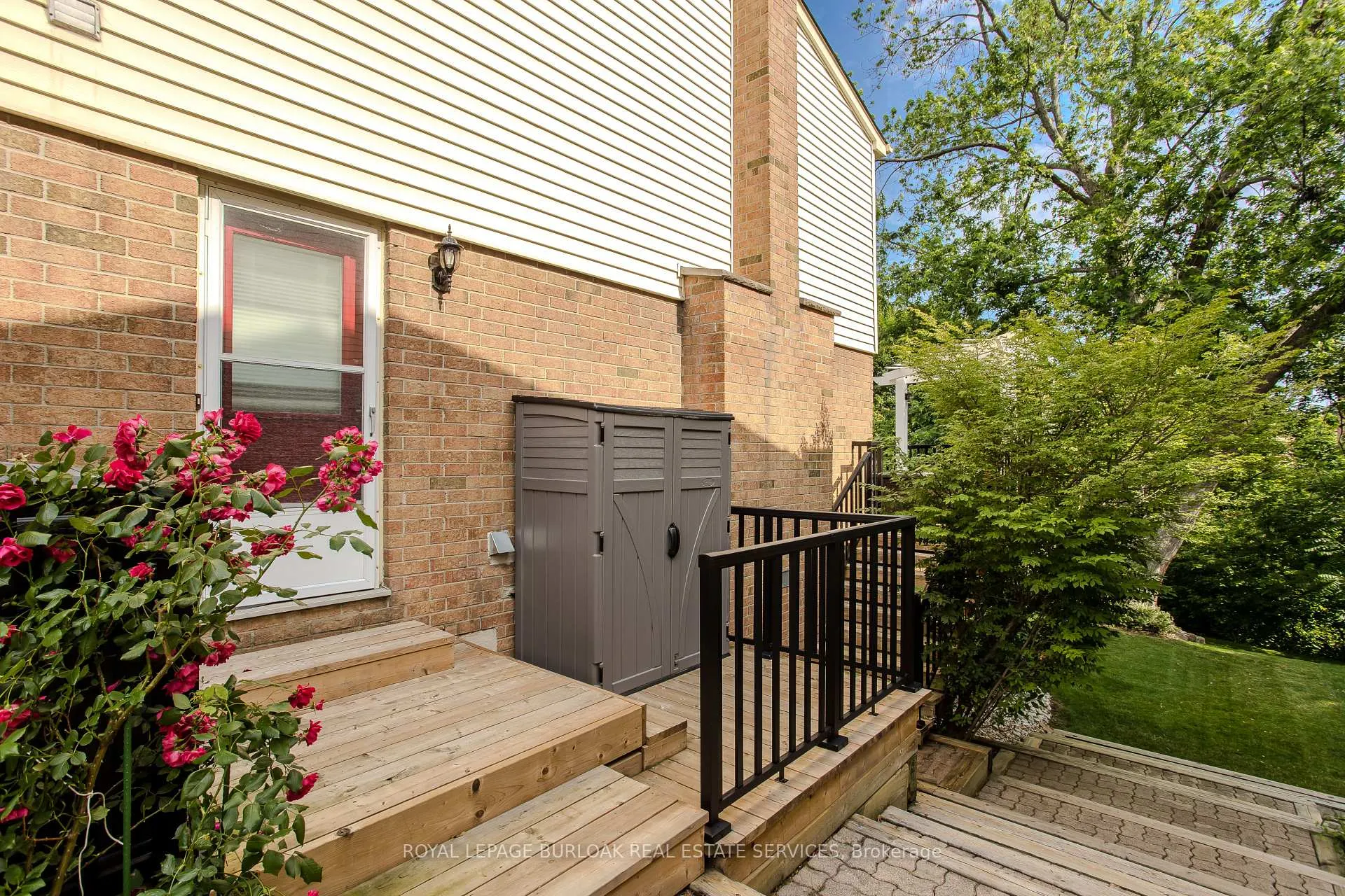 Photo 34 of 2117 Fallingbrook Court, Burlington, Headon — HOMEH
