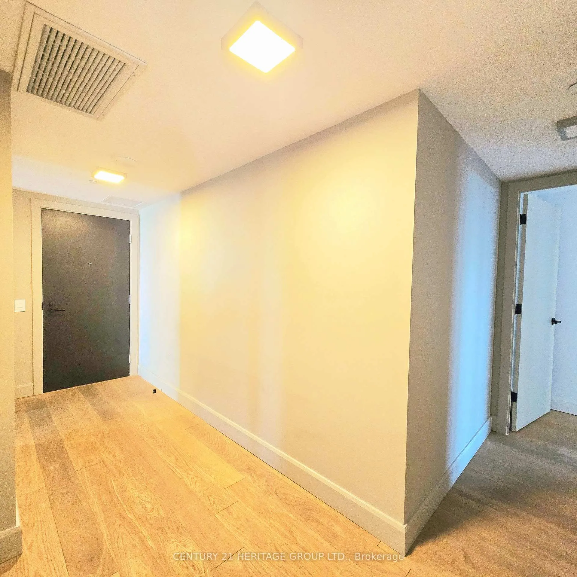 Photo 5 of Unit 2801, 200 Cumberland Street, Toronto, The Annex — HOMEH