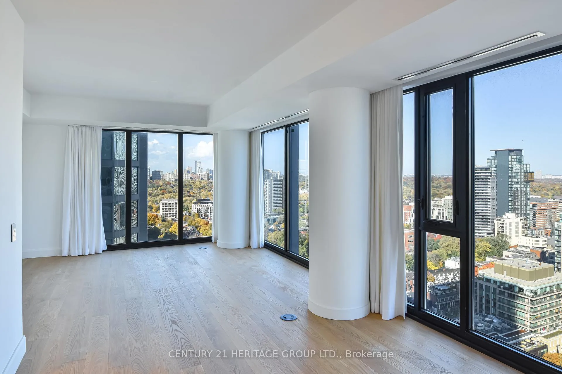 Photo 7 of Unit 2801, 200 Cumberland Street, Toronto, The Annex — HOMEH