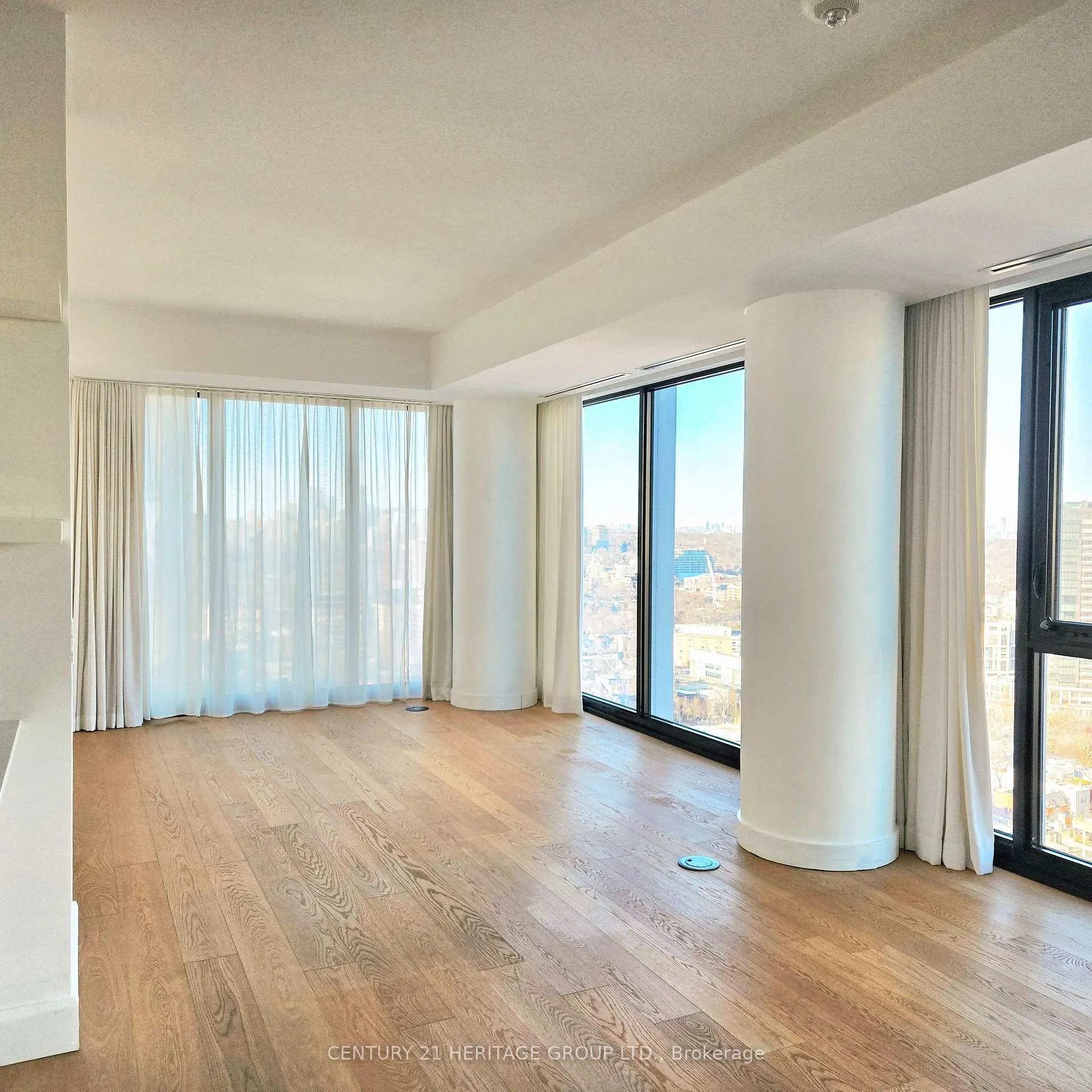 Photo 8 of Unit 2801, 200 Cumberland Street, Toronto, The Annex — HOMEH