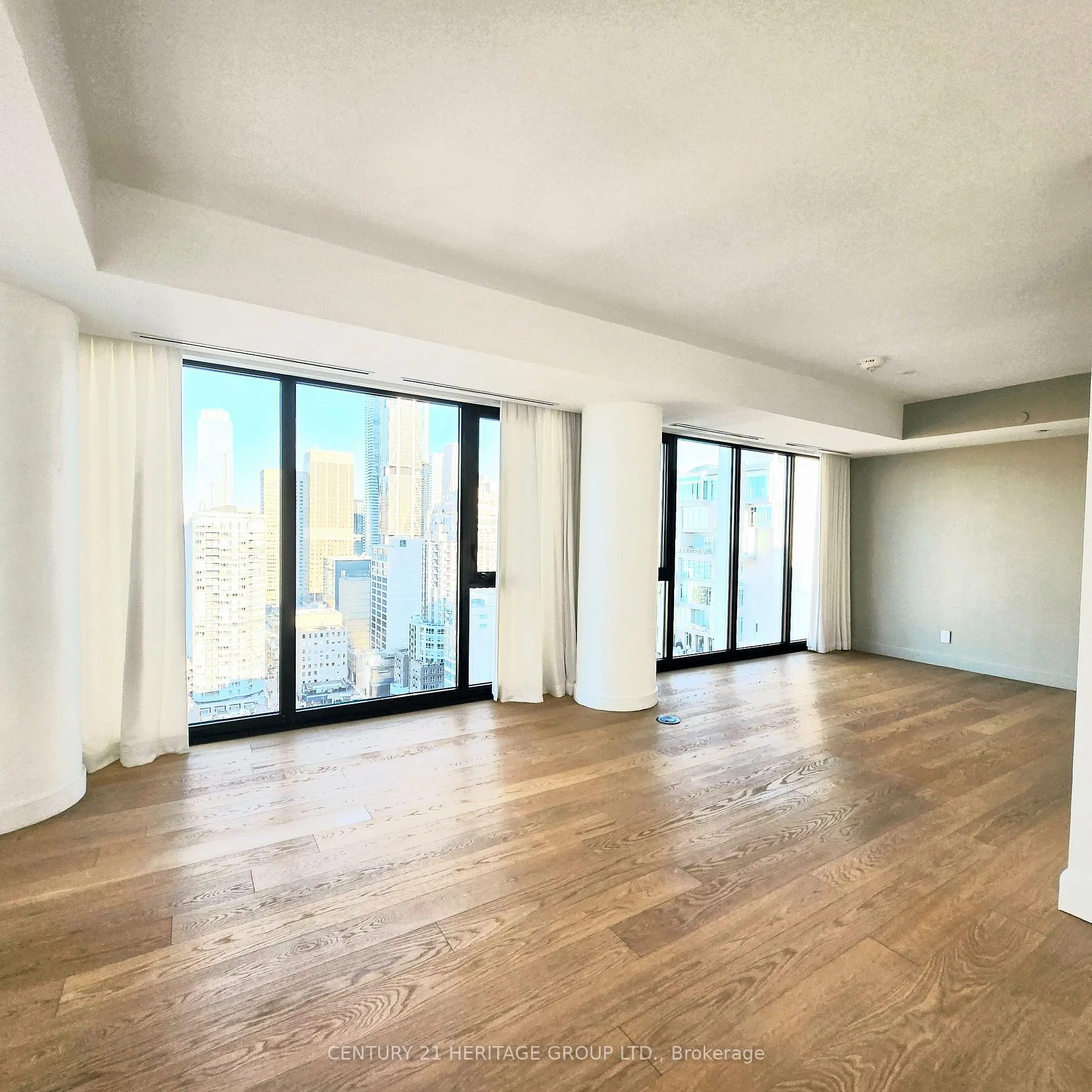 Photo 10 of Unit 2801, 200 Cumberland Street, Toronto, The Annex — HOMEH