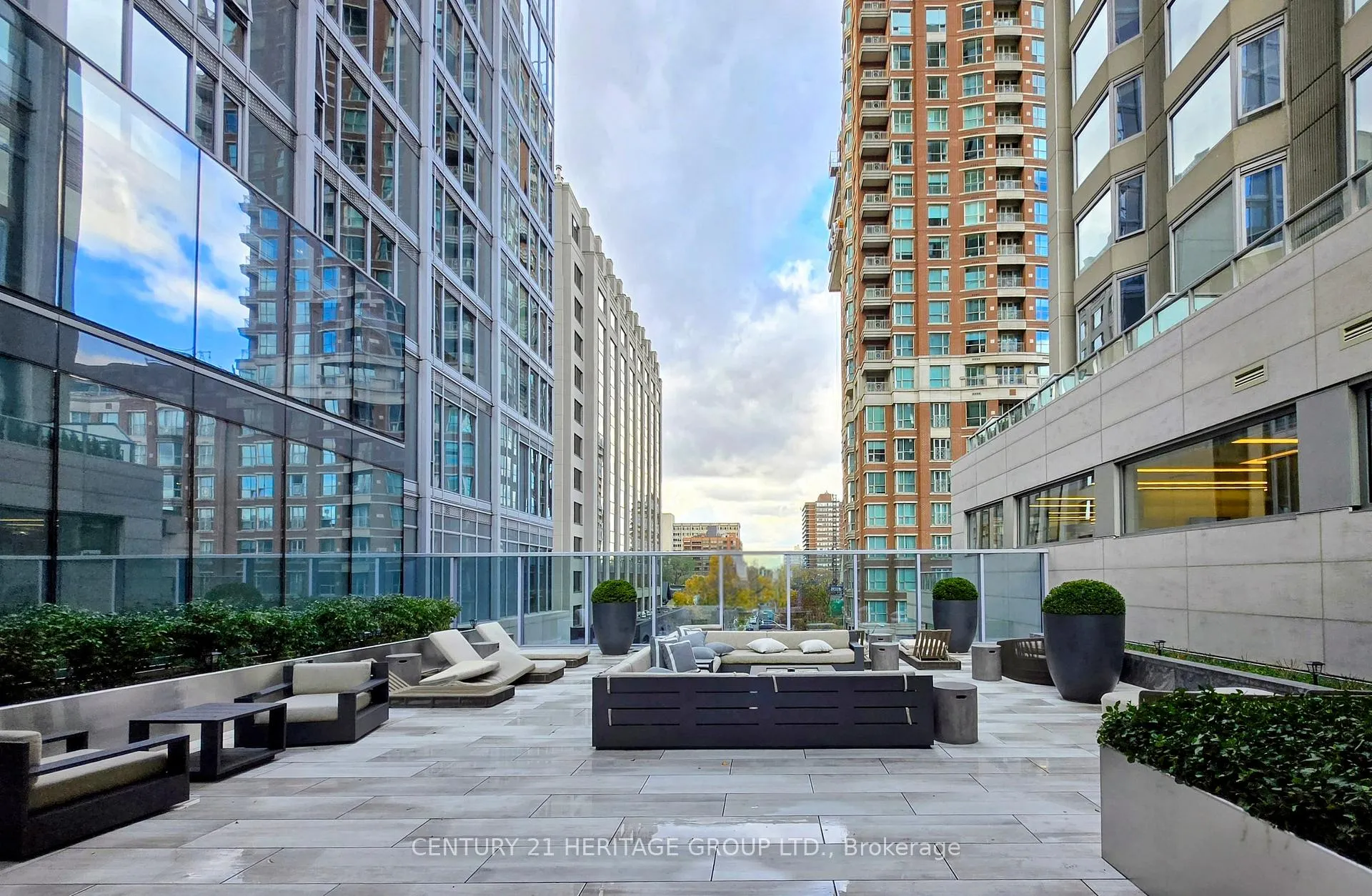 Photo 28 of Unit 2801, 200 Cumberland Street, Toronto, The Annex — HOMEH