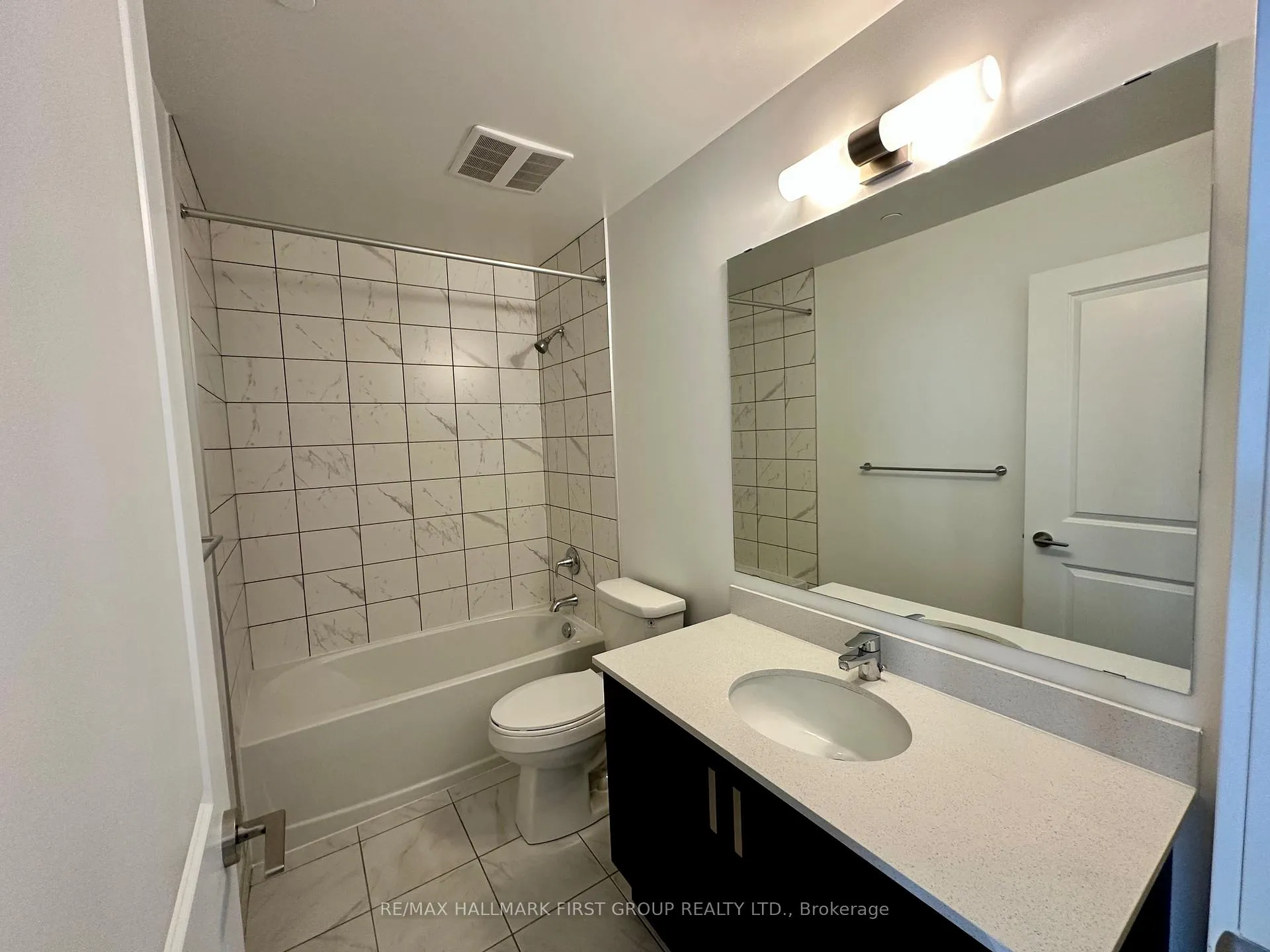 Photo 4 of Unit 205, 1010 Sandy Beach Road, Pickering, Bay Ridges — HOMEH
