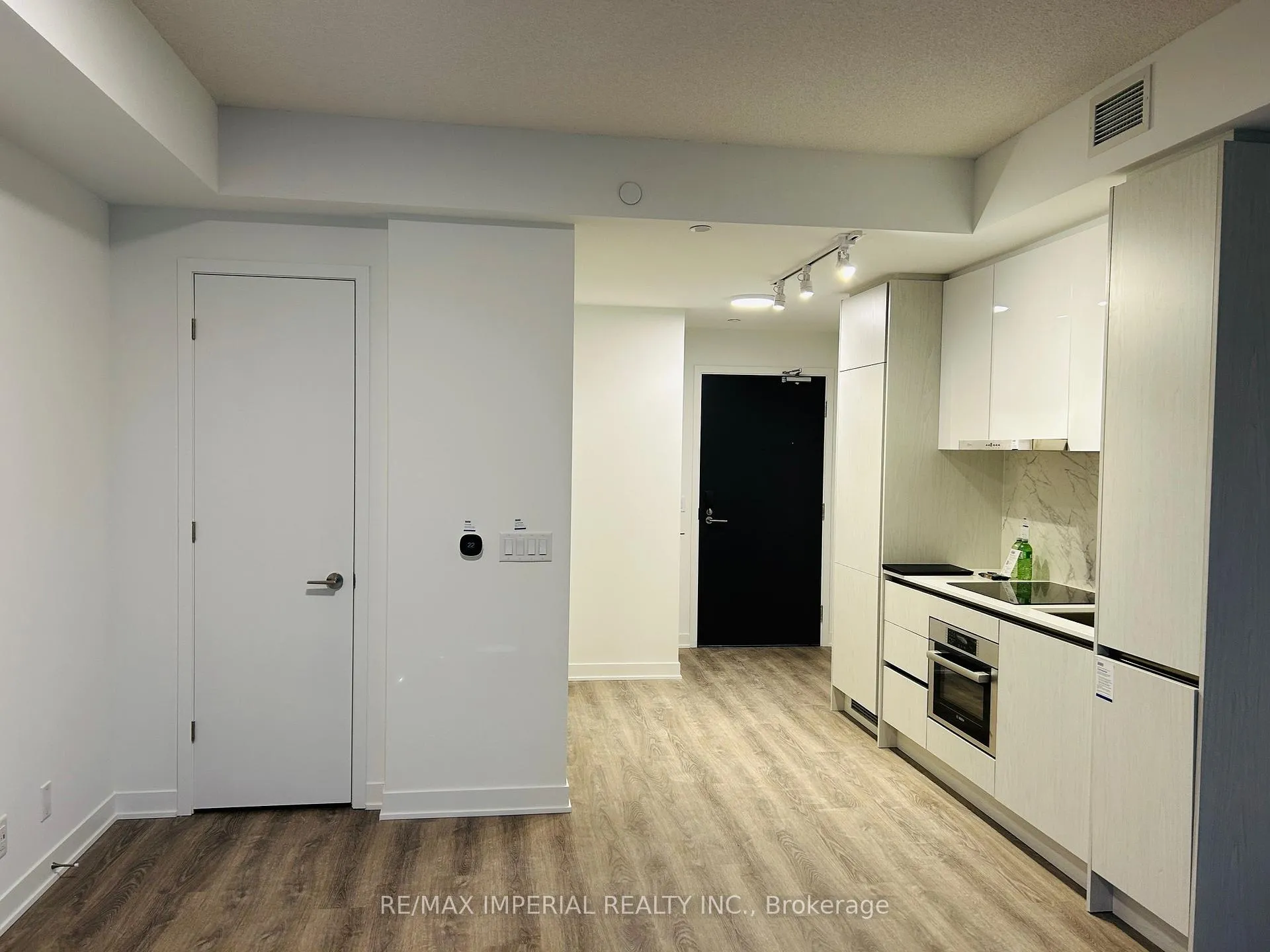 Photo 7 of Unit 1711, 180 Front Street E, Toronto, Moss Park — HOMEH