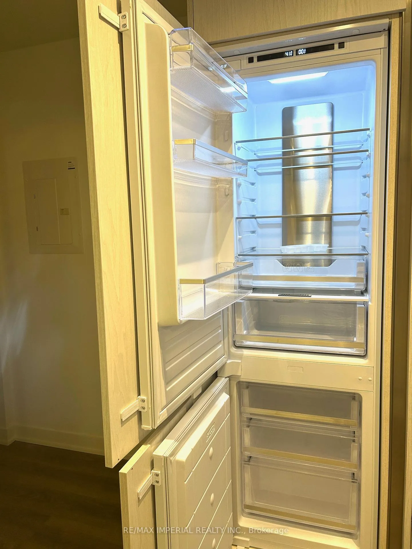 Photo 8 of Unit 1711, 180 Front Street E, Toronto, Moss Park — HOMEH