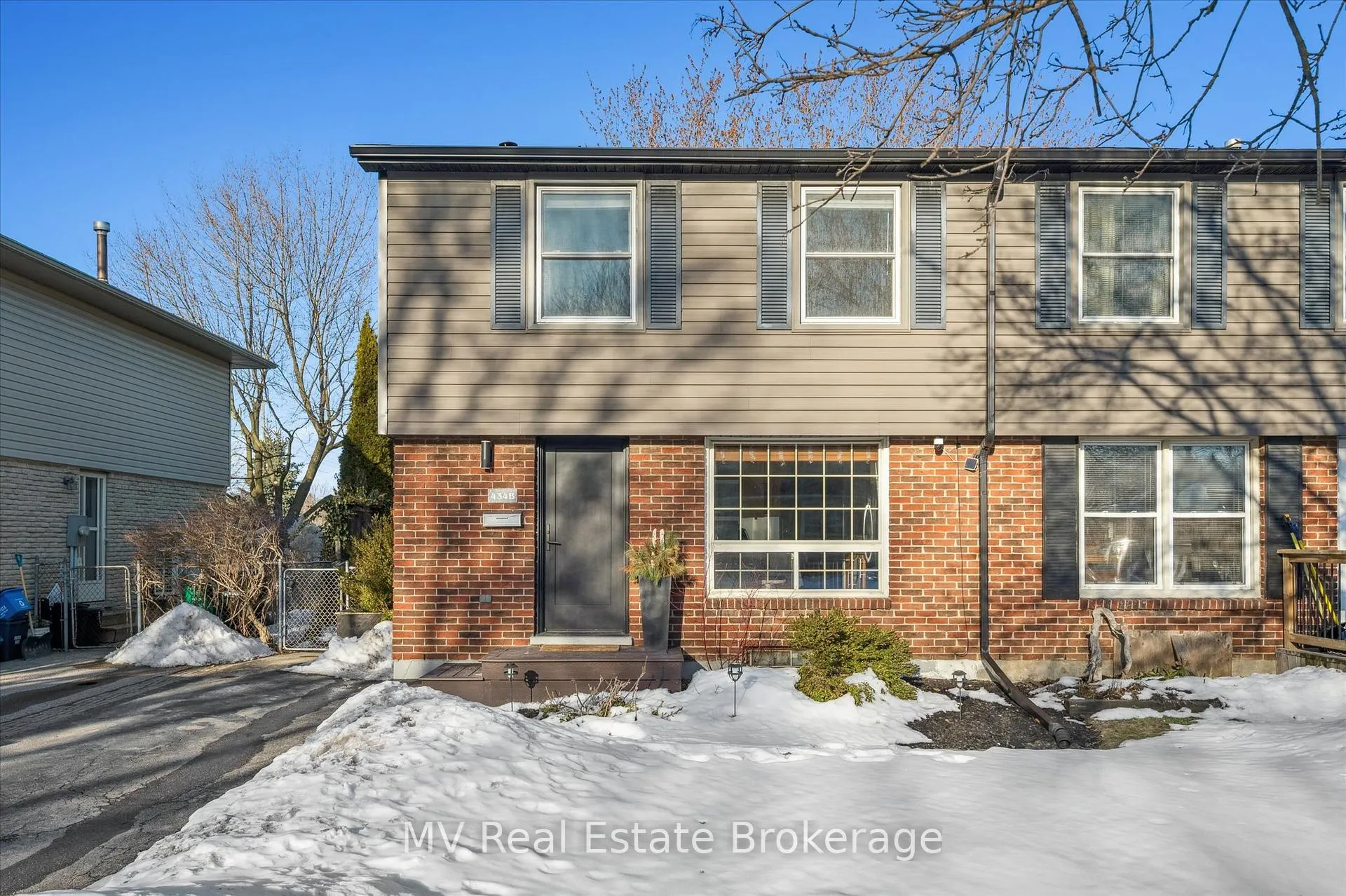 Photo 1 of 434B Dunvegan Drive, Waterloo — HOMEH