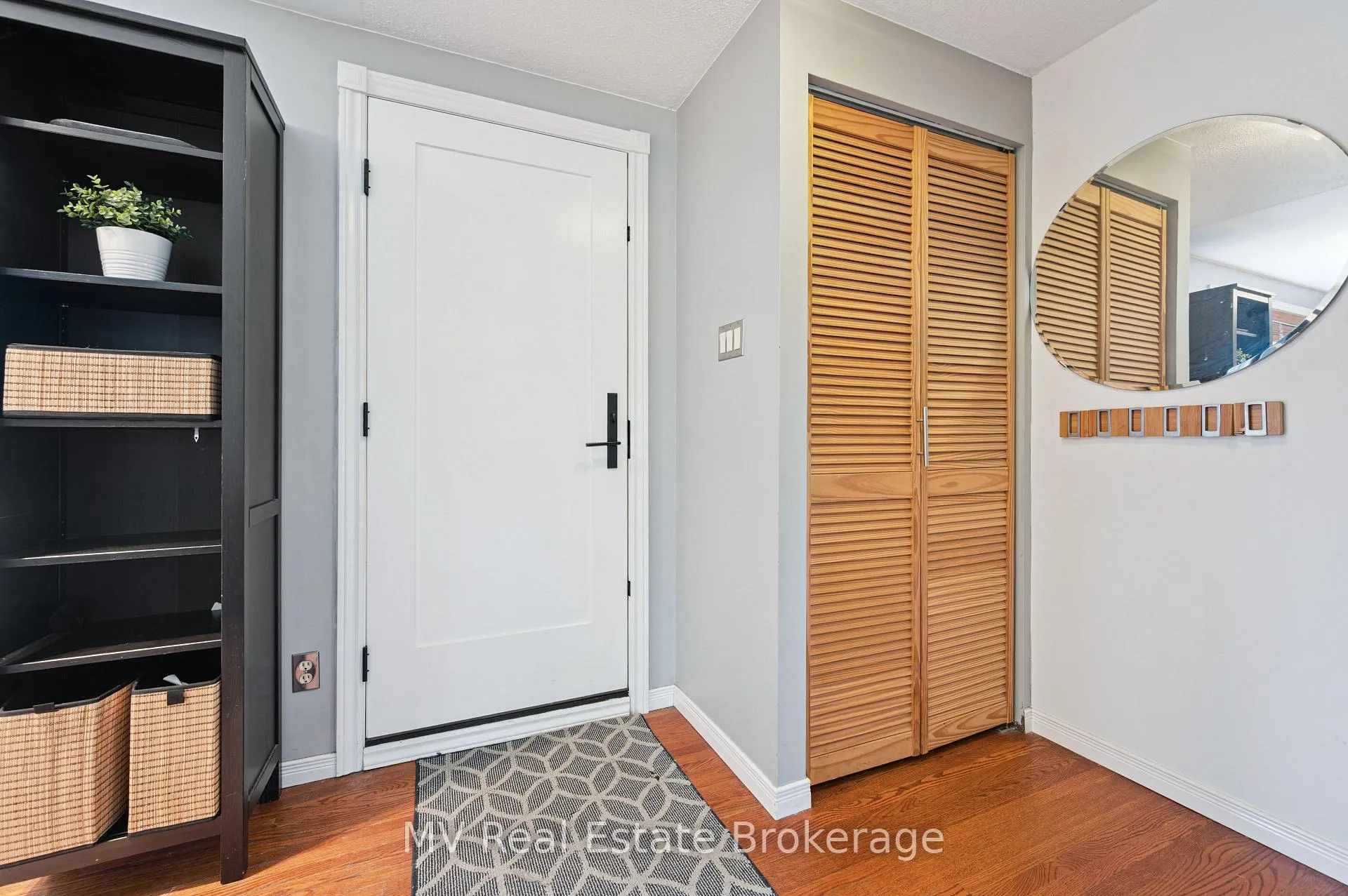 Photo 5 of 434B Dunvegan Drive, Waterloo — HOMEH