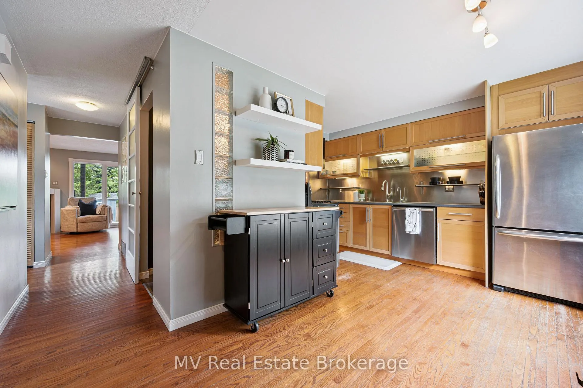 Photo 6 of 434B Dunvegan Drive, Waterloo — HOMEH