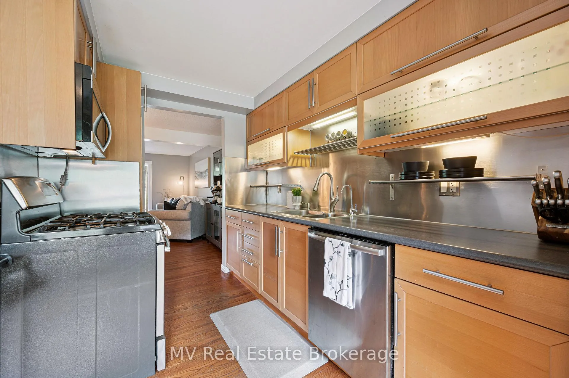 Photo 9 of 434B Dunvegan Drive, Waterloo — HOMEH