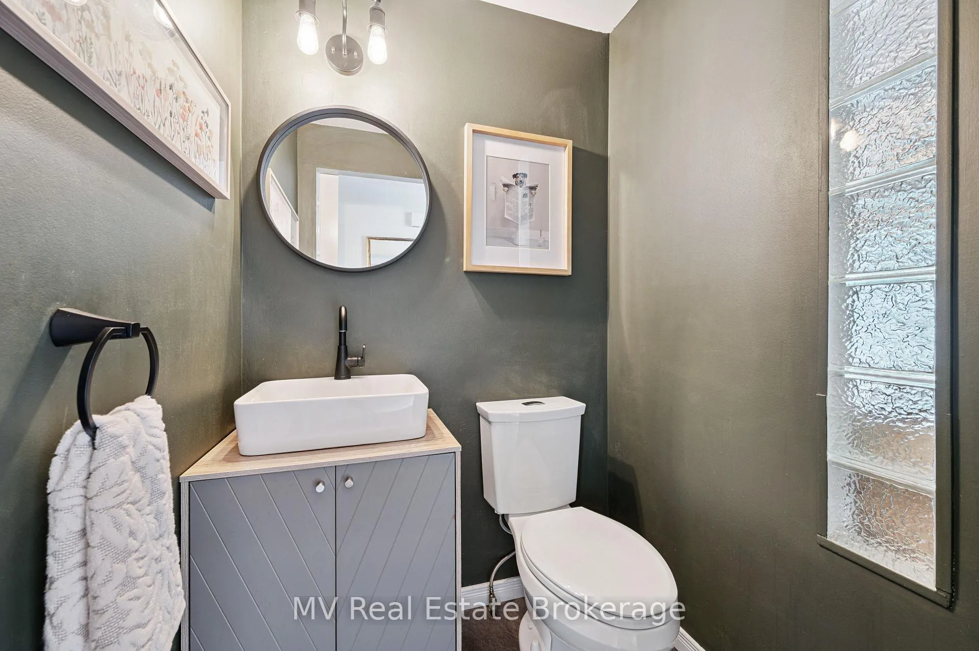 Photo 19 of 434B Dunvegan Drive, Waterloo — HOMEH