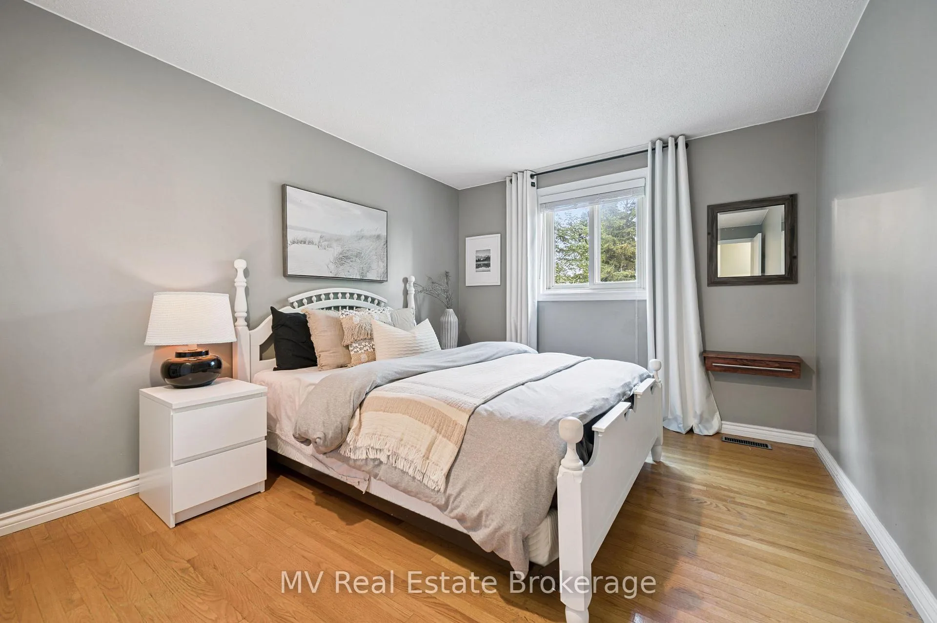 Photo 23 of 434B Dunvegan Drive, Waterloo — HOMEH