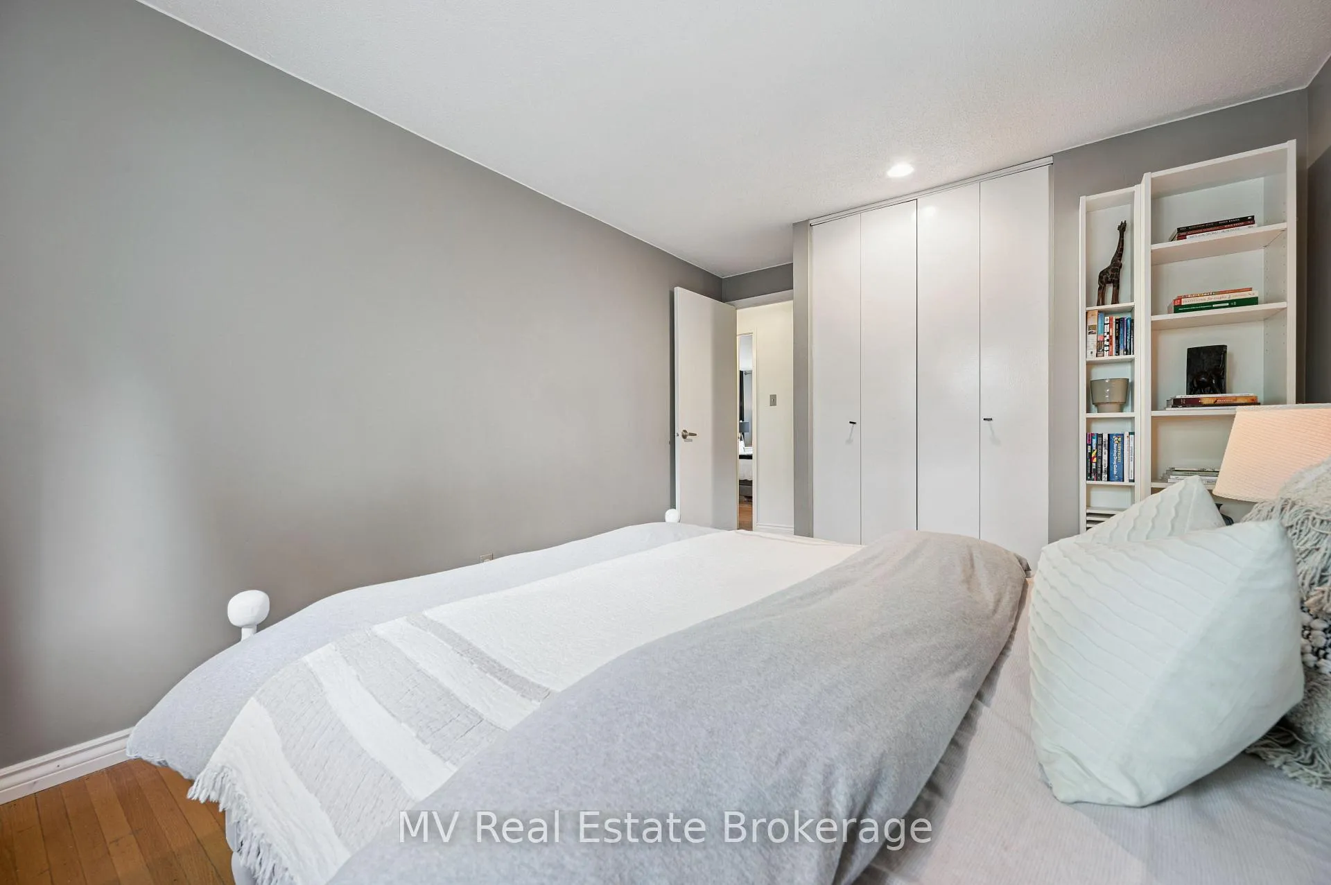 Photo 24 of 434B Dunvegan Drive, Waterloo — HOMEH