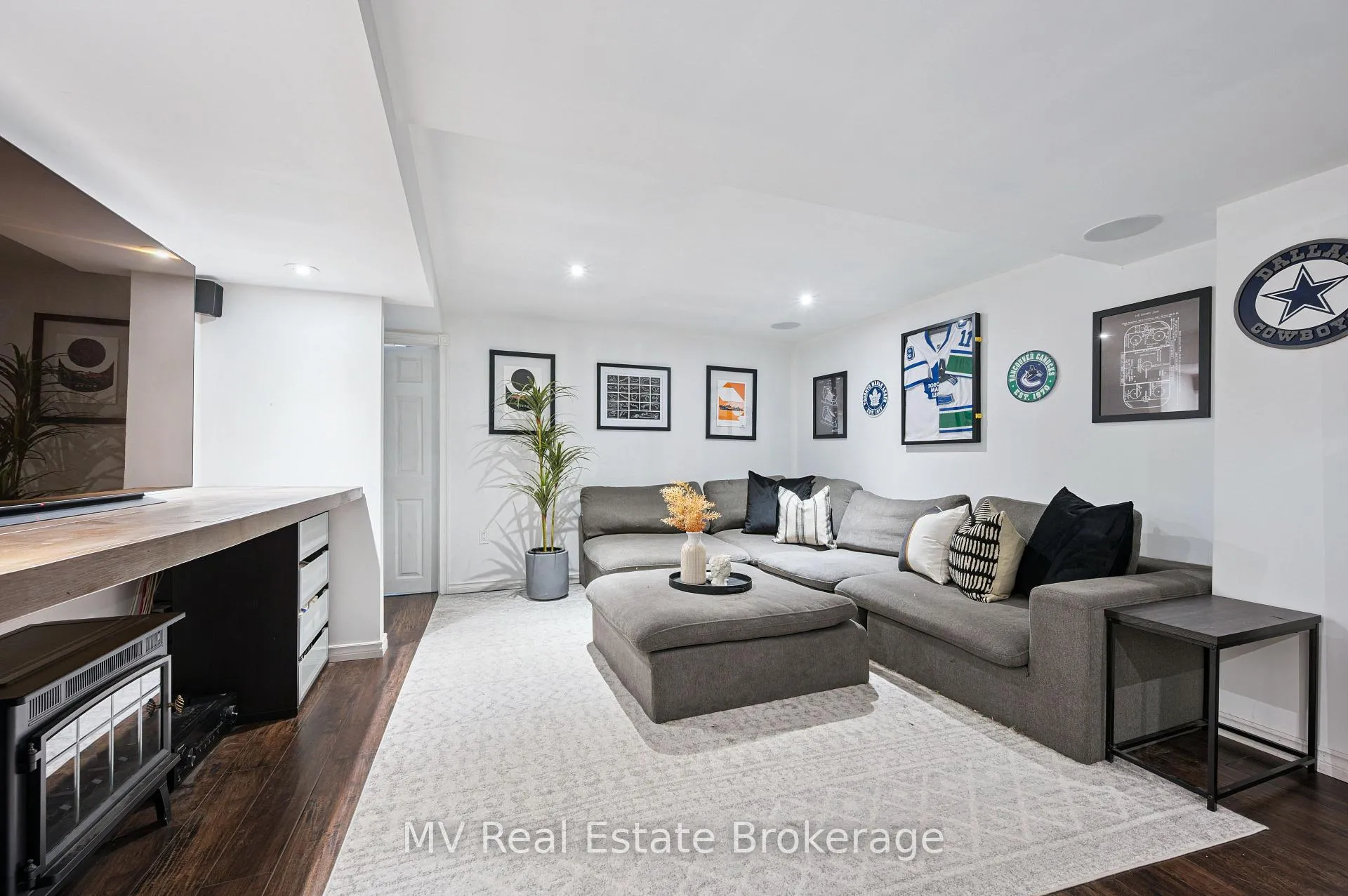 Photo 36 of 434B Dunvegan Drive, Waterloo — HOMEH