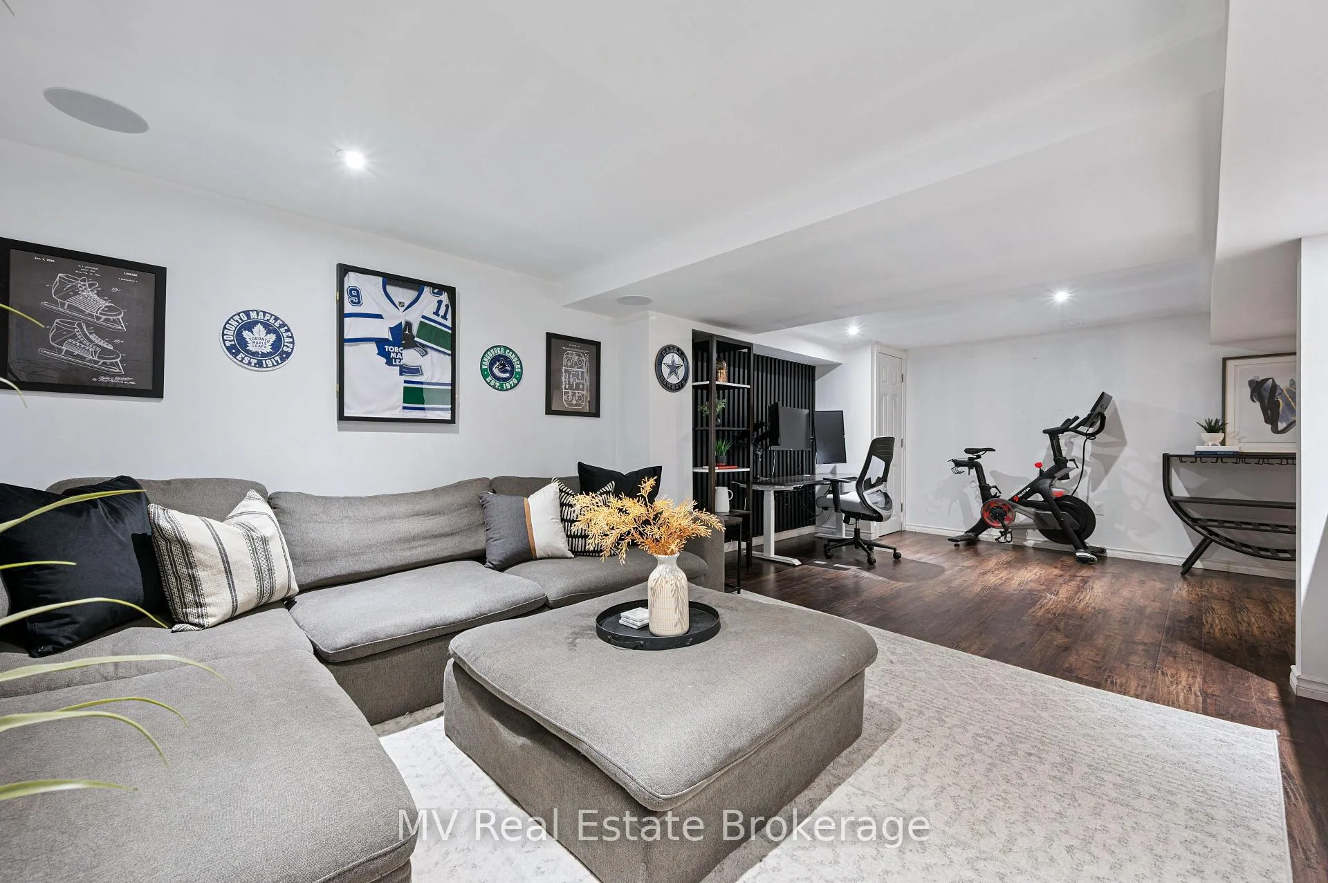 Photo 37 of 434B Dunvegan Drive, Waterloo — HOMEH