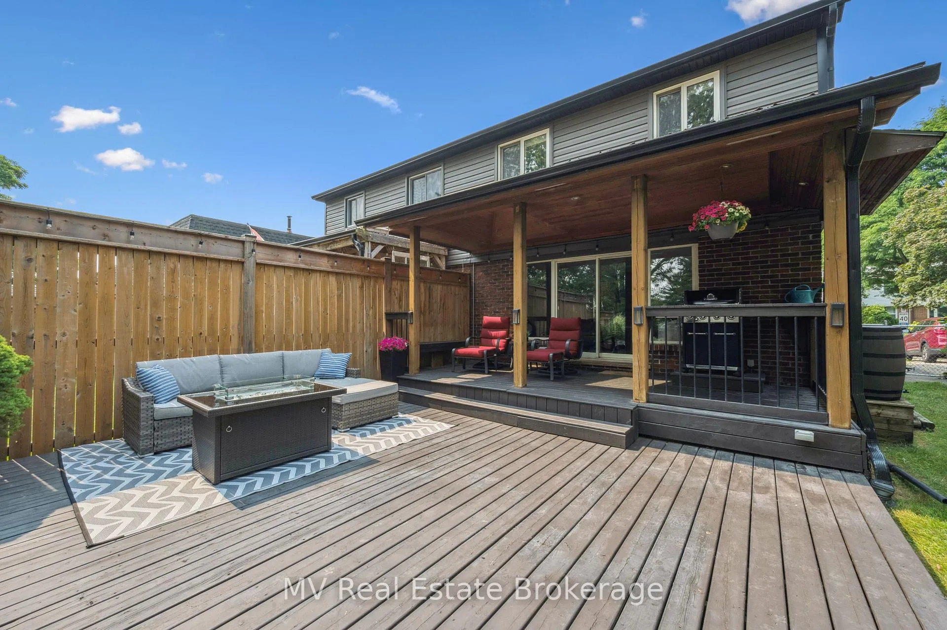 Photo 40 of 434B Dunvegan Drive, Waterloo — HOMEH