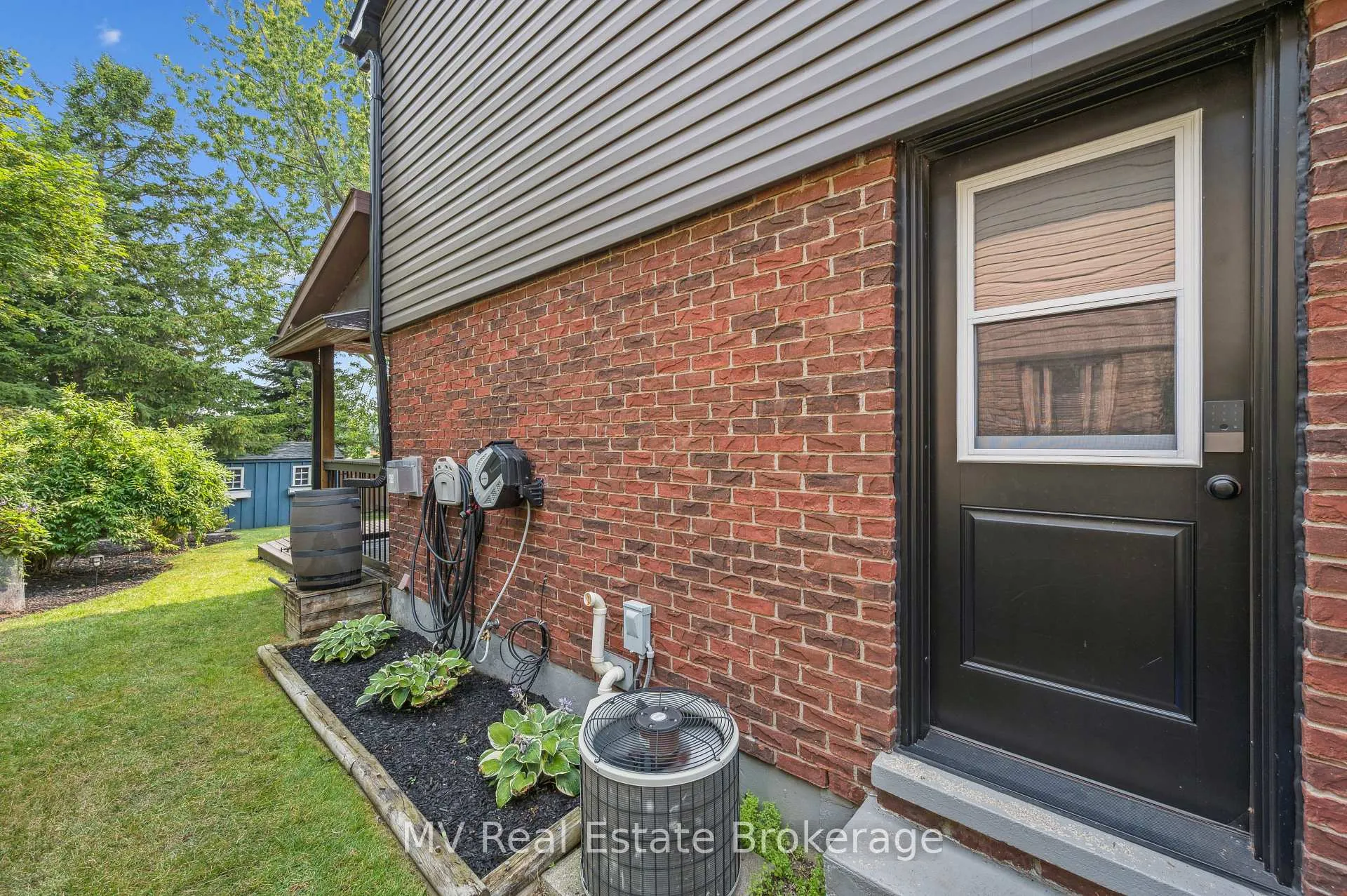 Photo 46 of 434B Dunvegan Drive, Waterloo — HOMEH