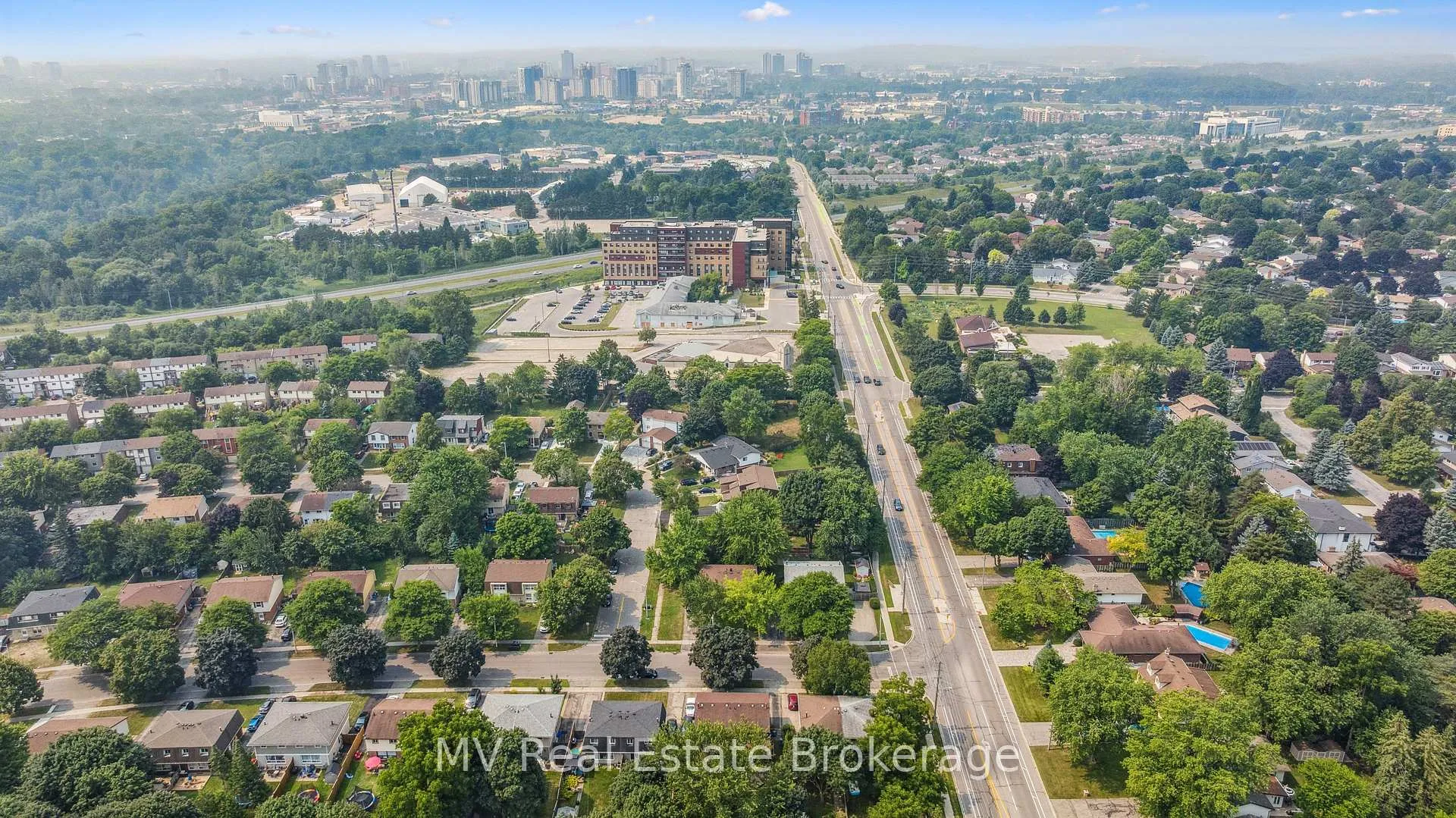 Photo 47 of 434B Dunvegan Drive, Waterloo — HOMEH