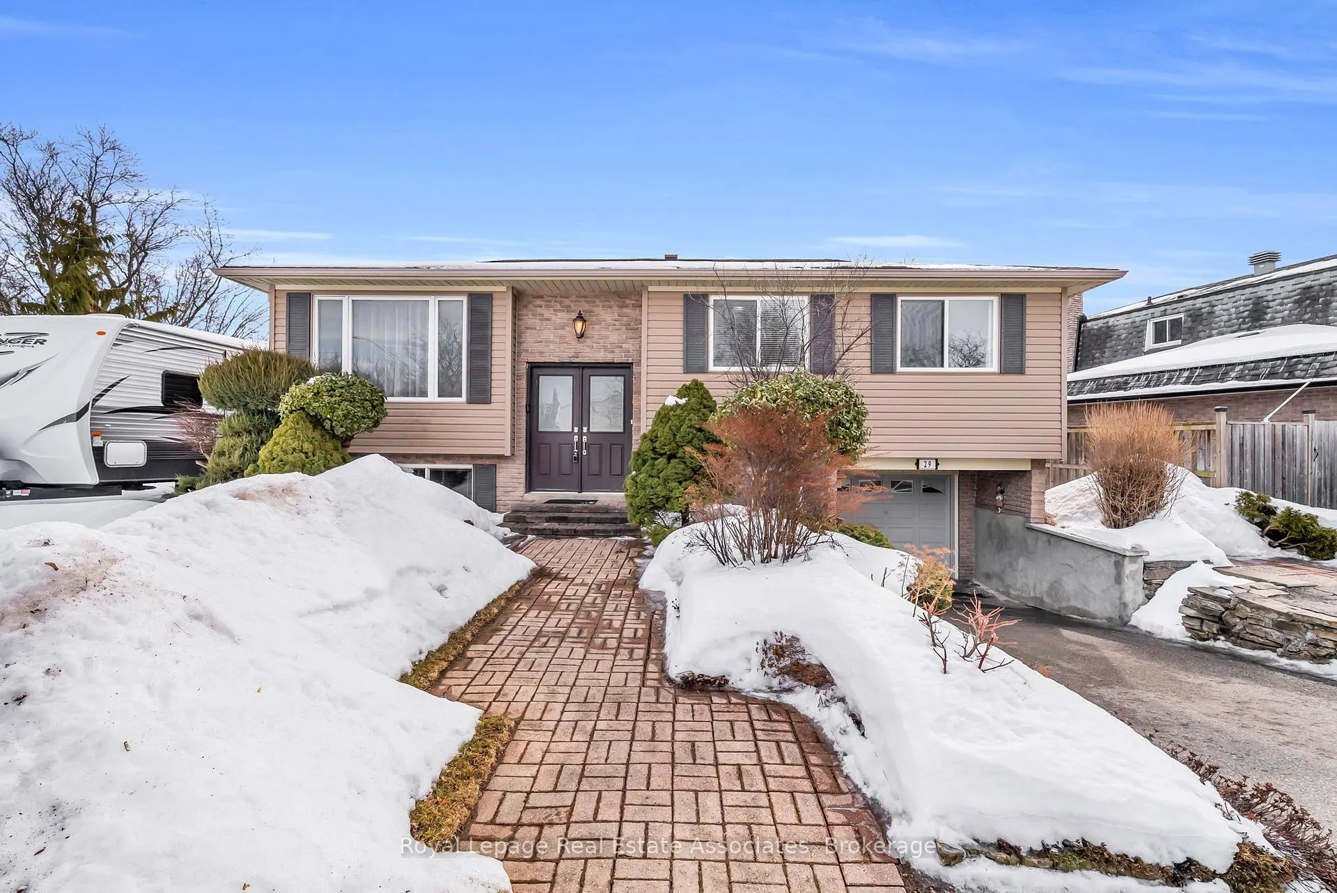 Photo 1 of 29 Norman Avenue, Halton Hills, Acton — HOMEH