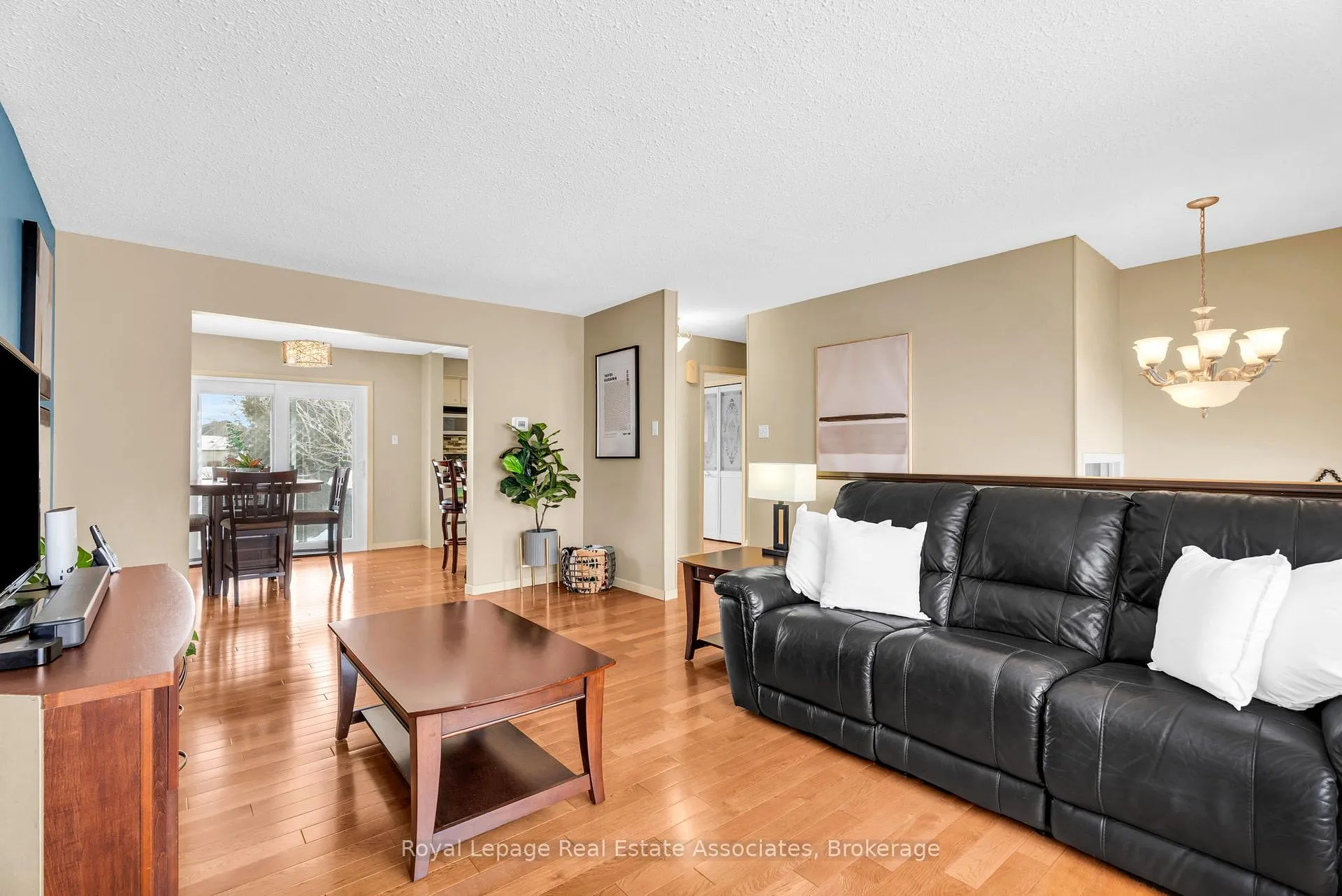 Photo 12 of 29 Norman Avenue, Halton Hills, Acton — HOMEH