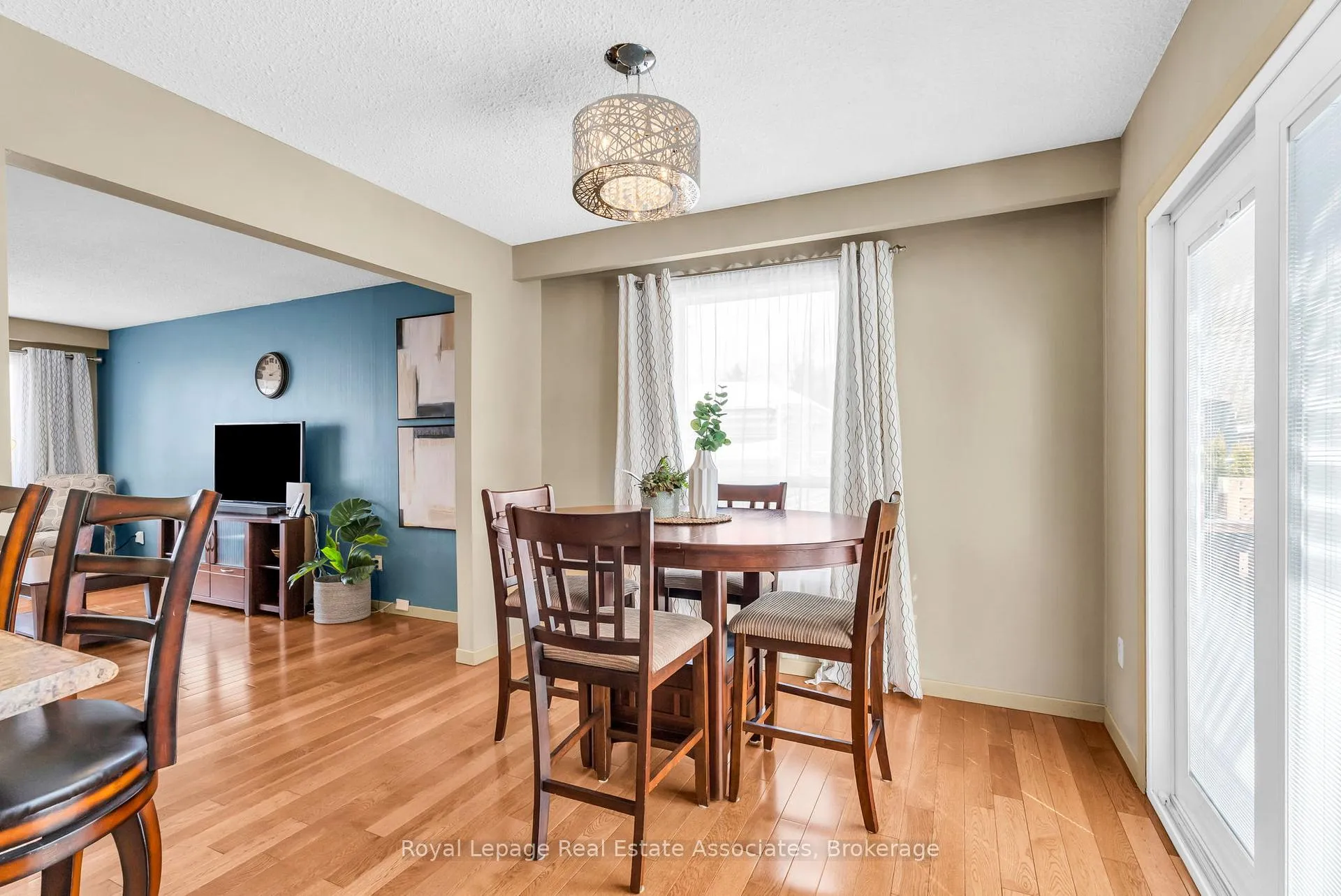 Photo 14 of 29 Norman Avenue, Halton Hills, Acton — HOMEH