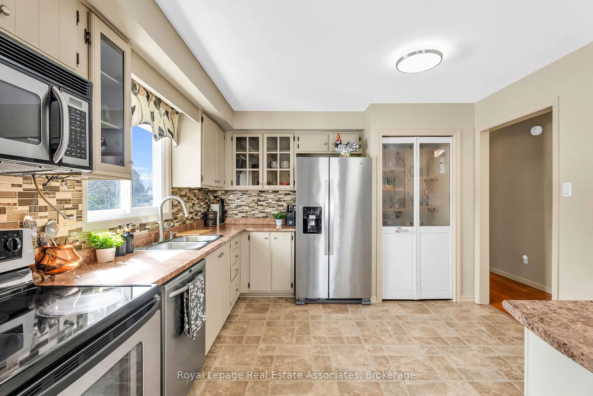 Photo 16 of 29 Norman Avenue, Halton Hills, Acton — HOMEH