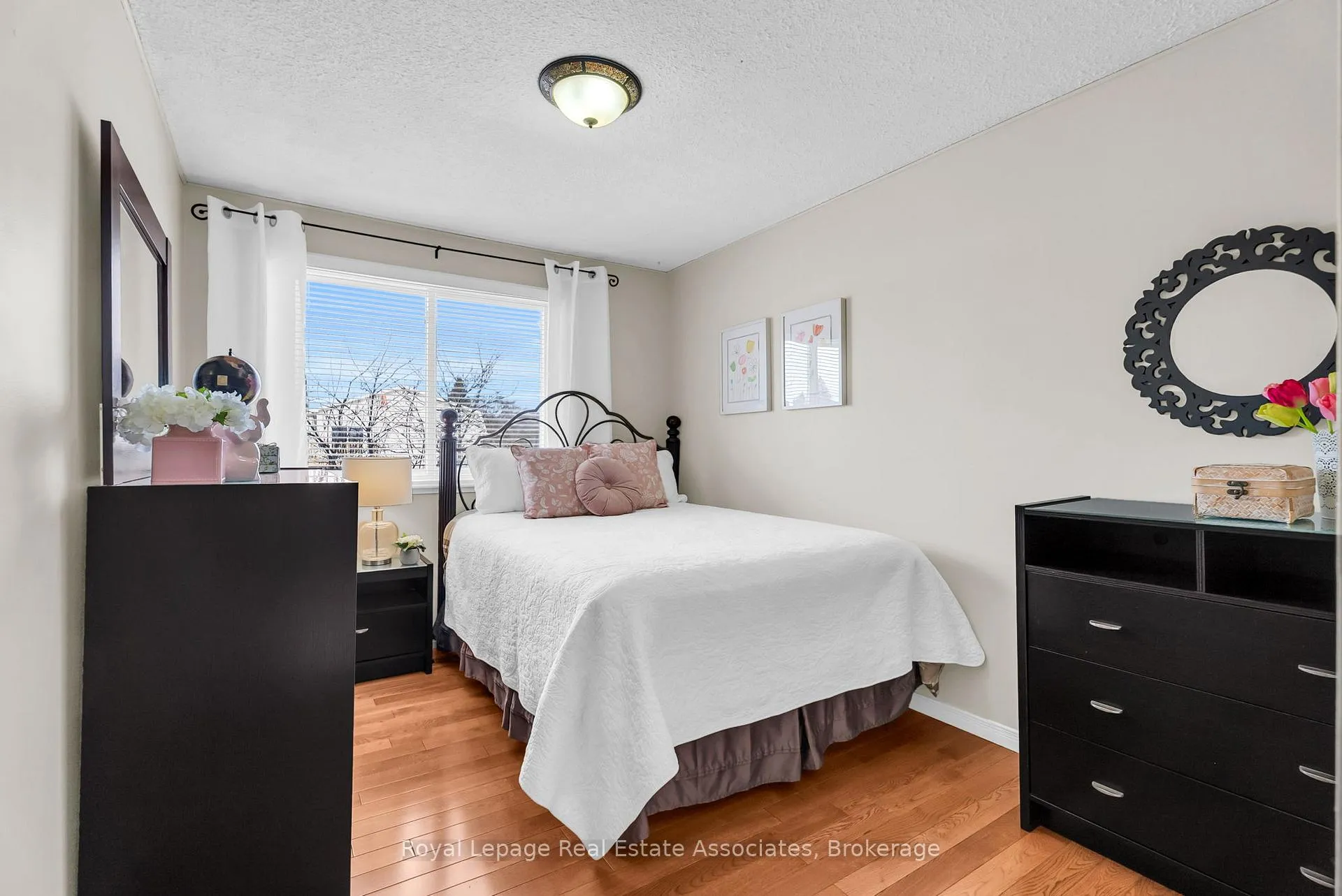 Photo 23 of 29 Norman Avenue, Halton Hills, Acton — HOMEH