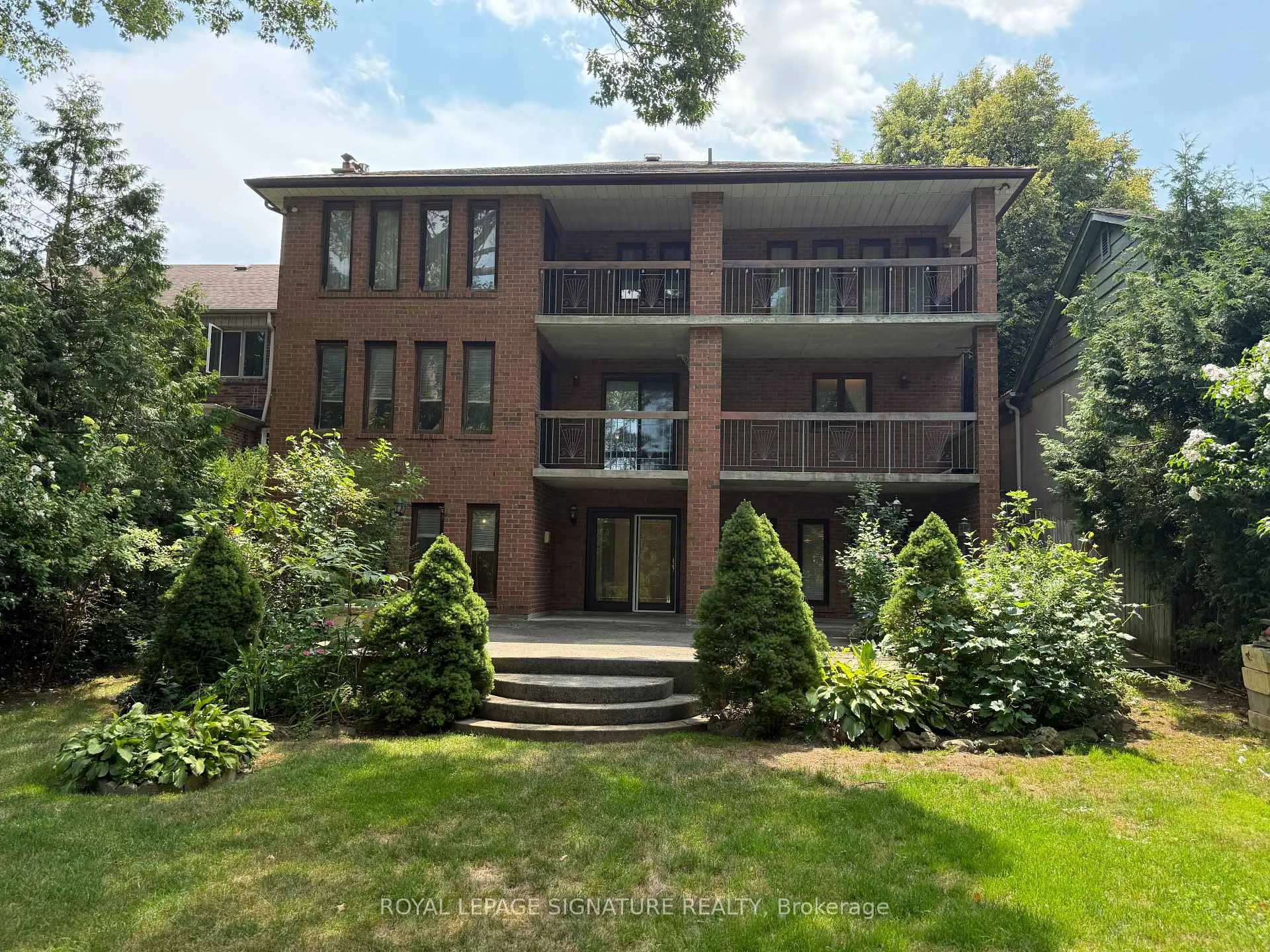 Photo 3 of 450 O'Connor Drive, Toronto, East York — HOMEH