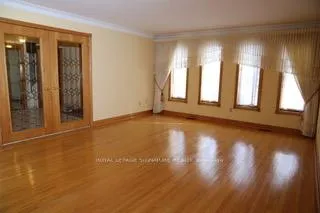 Photo 8 of 450 O'Connor Drive, Toronto, East York — HOMEH